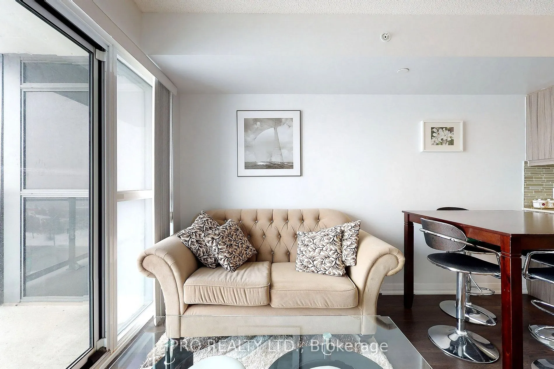 30 Meadowglen Pl, #515