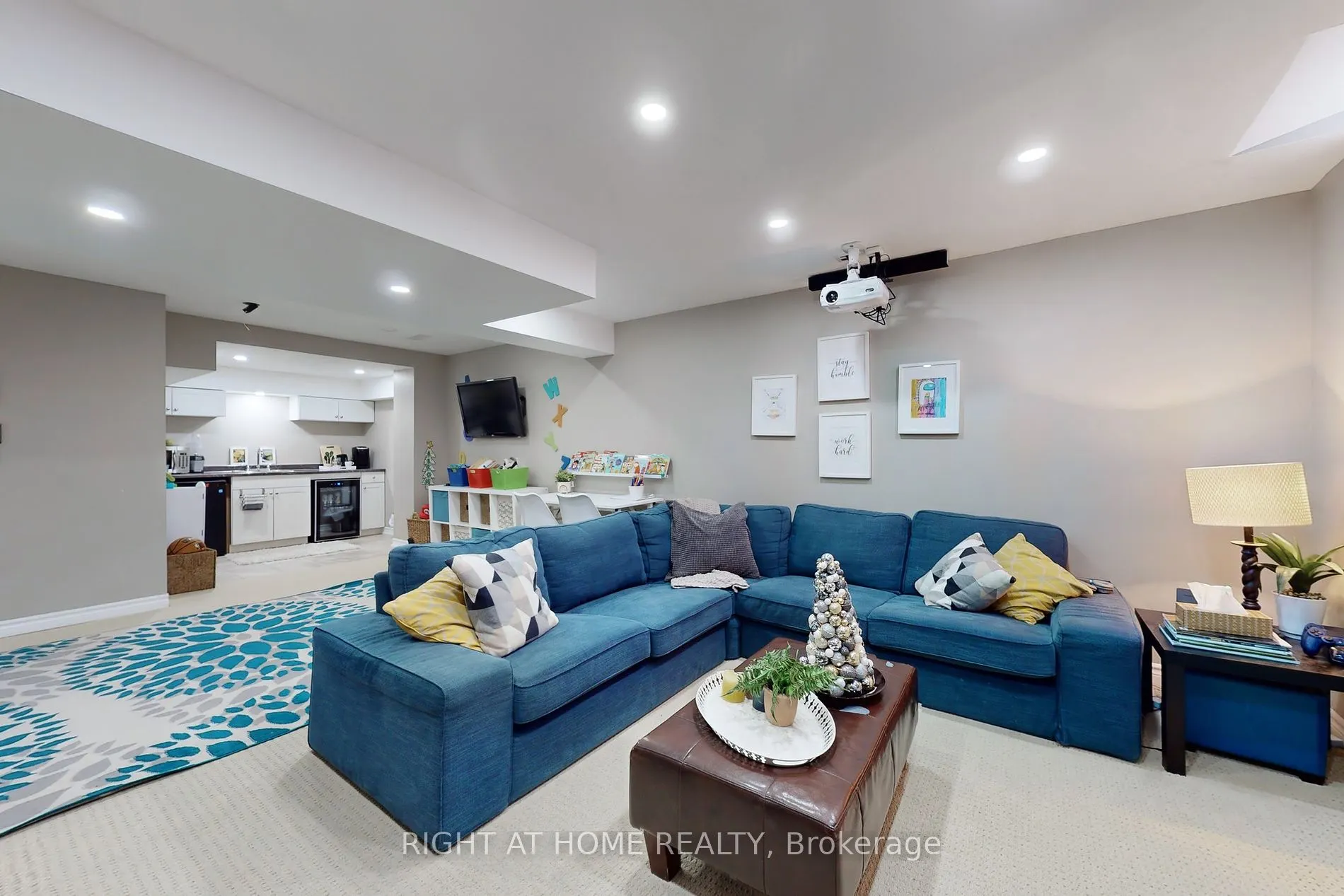 1673 Ballantrae Dr