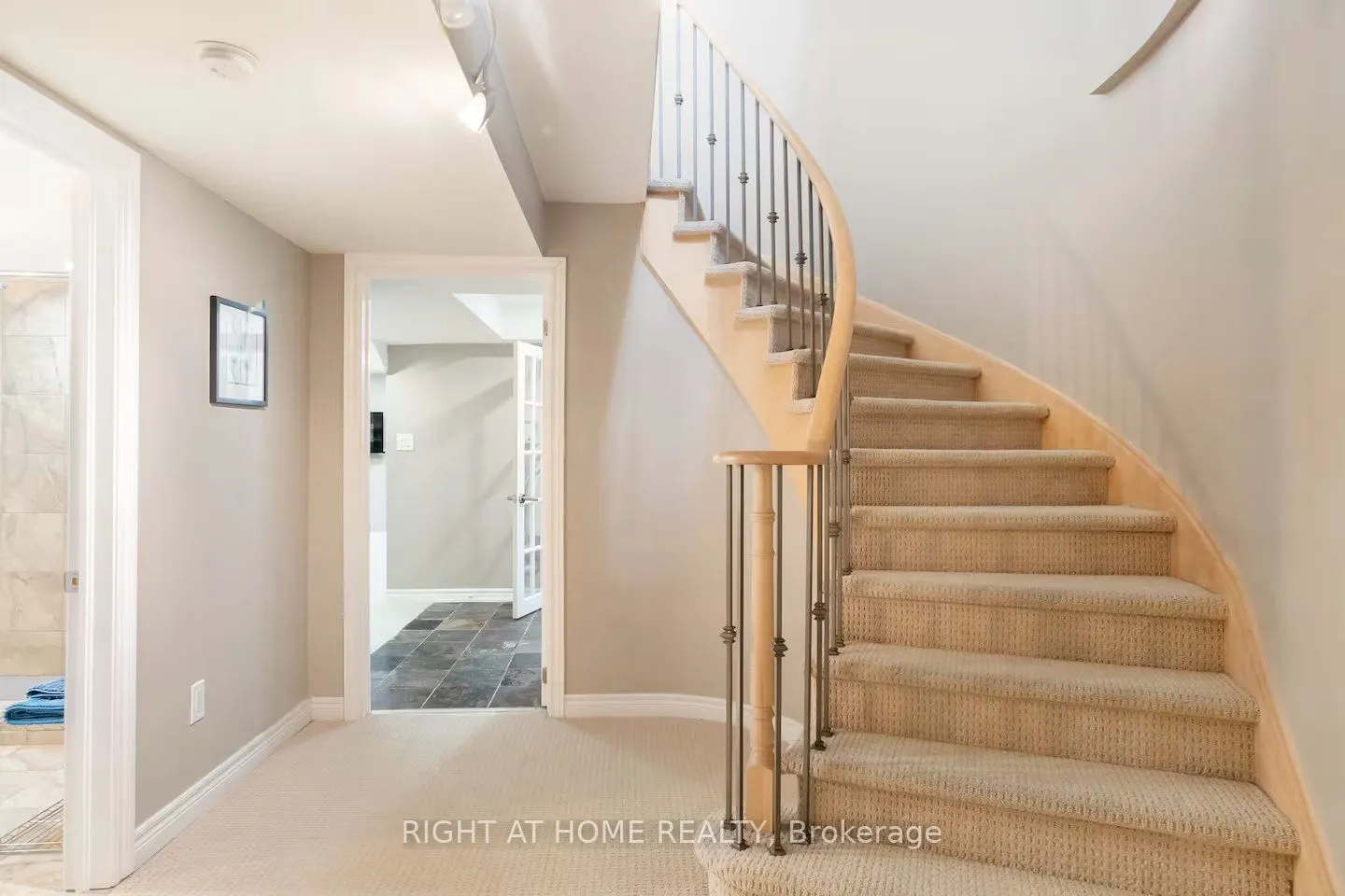 1673 Ballantrae Dr