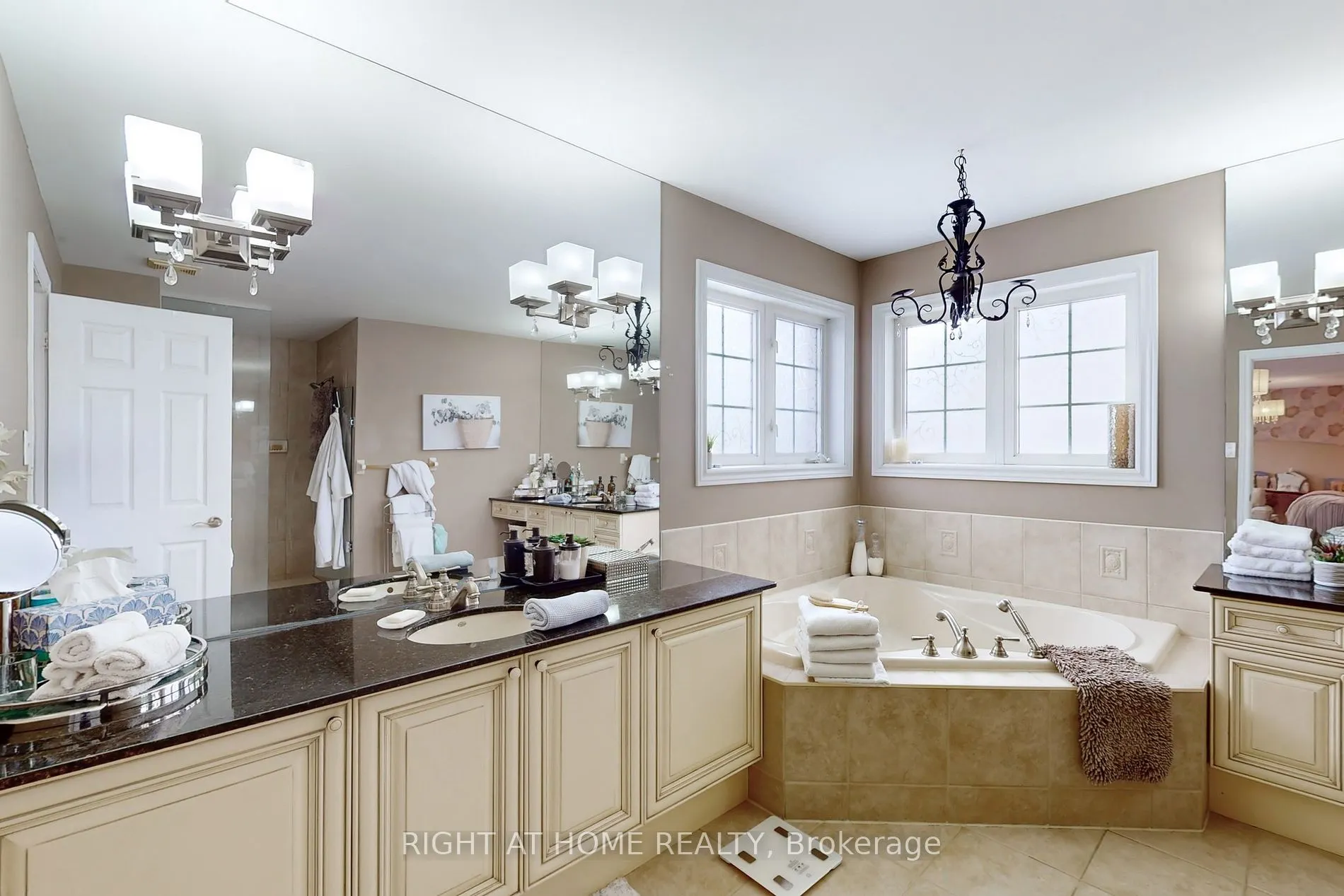 1673 Ballantrae Dr