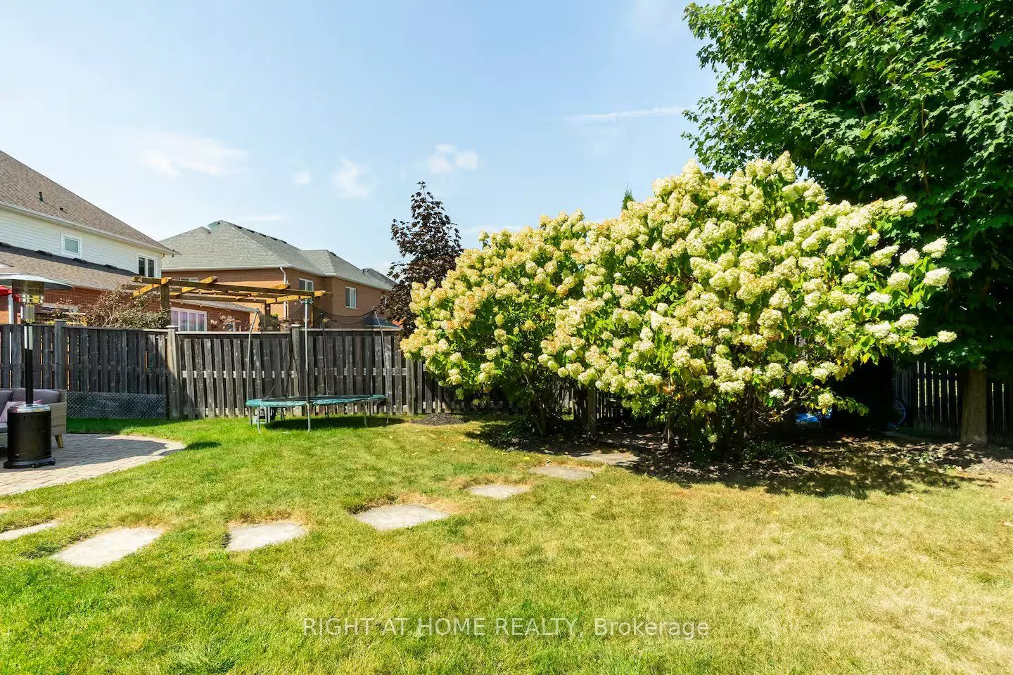 1673 Ballantrae Dr