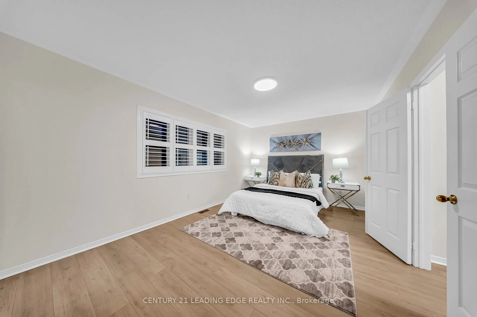 12 Styles Cres