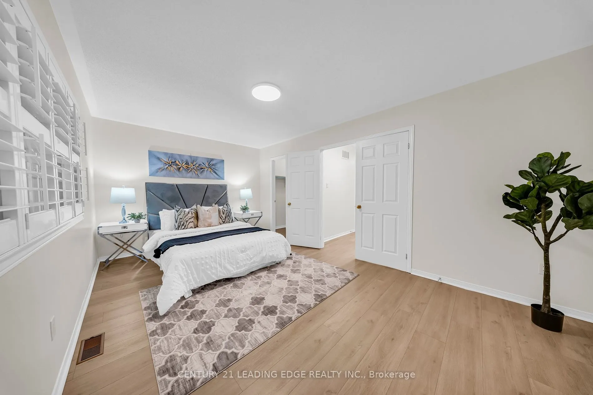 12 Styles Cres