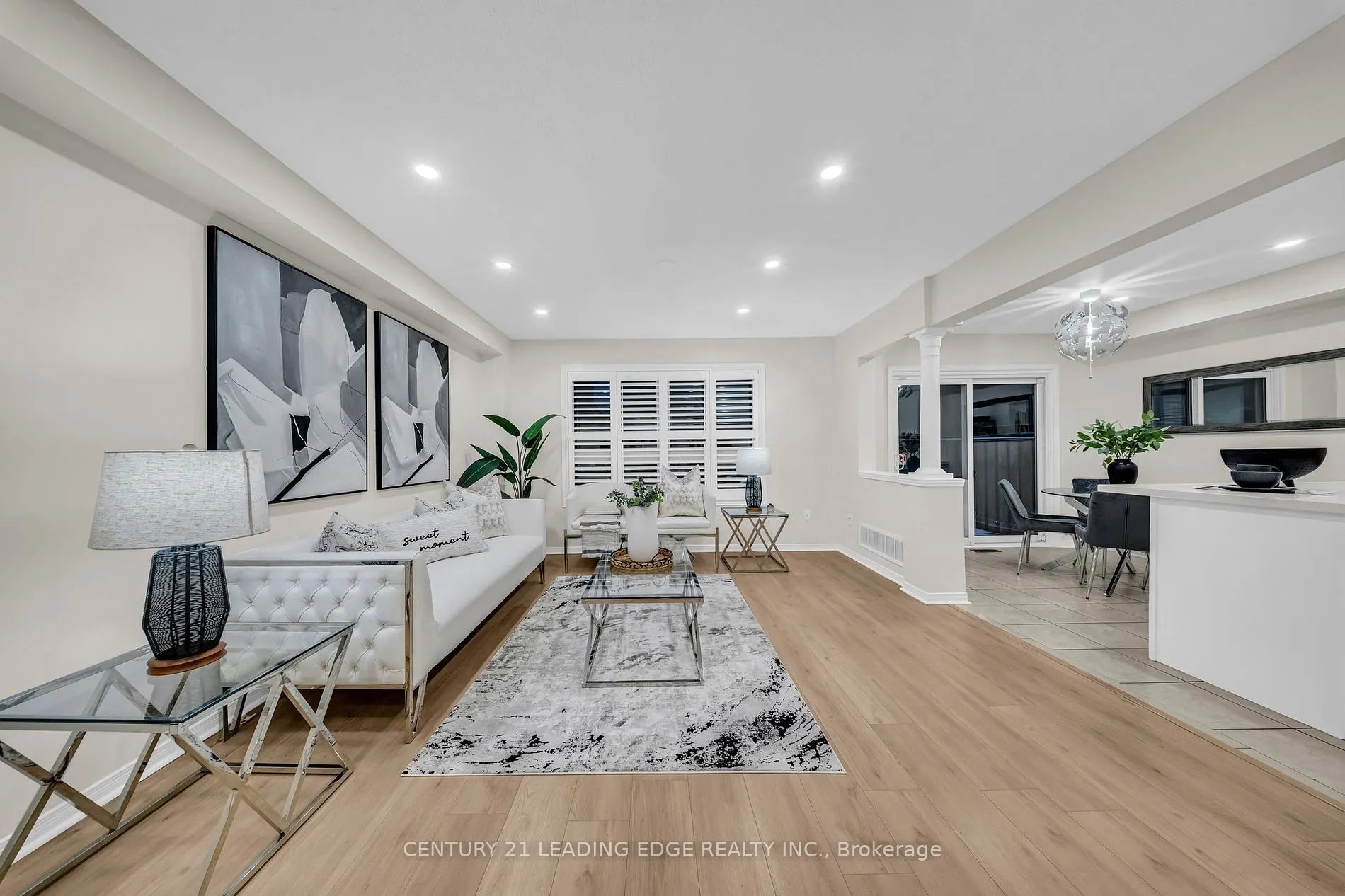 12 Styles Cres