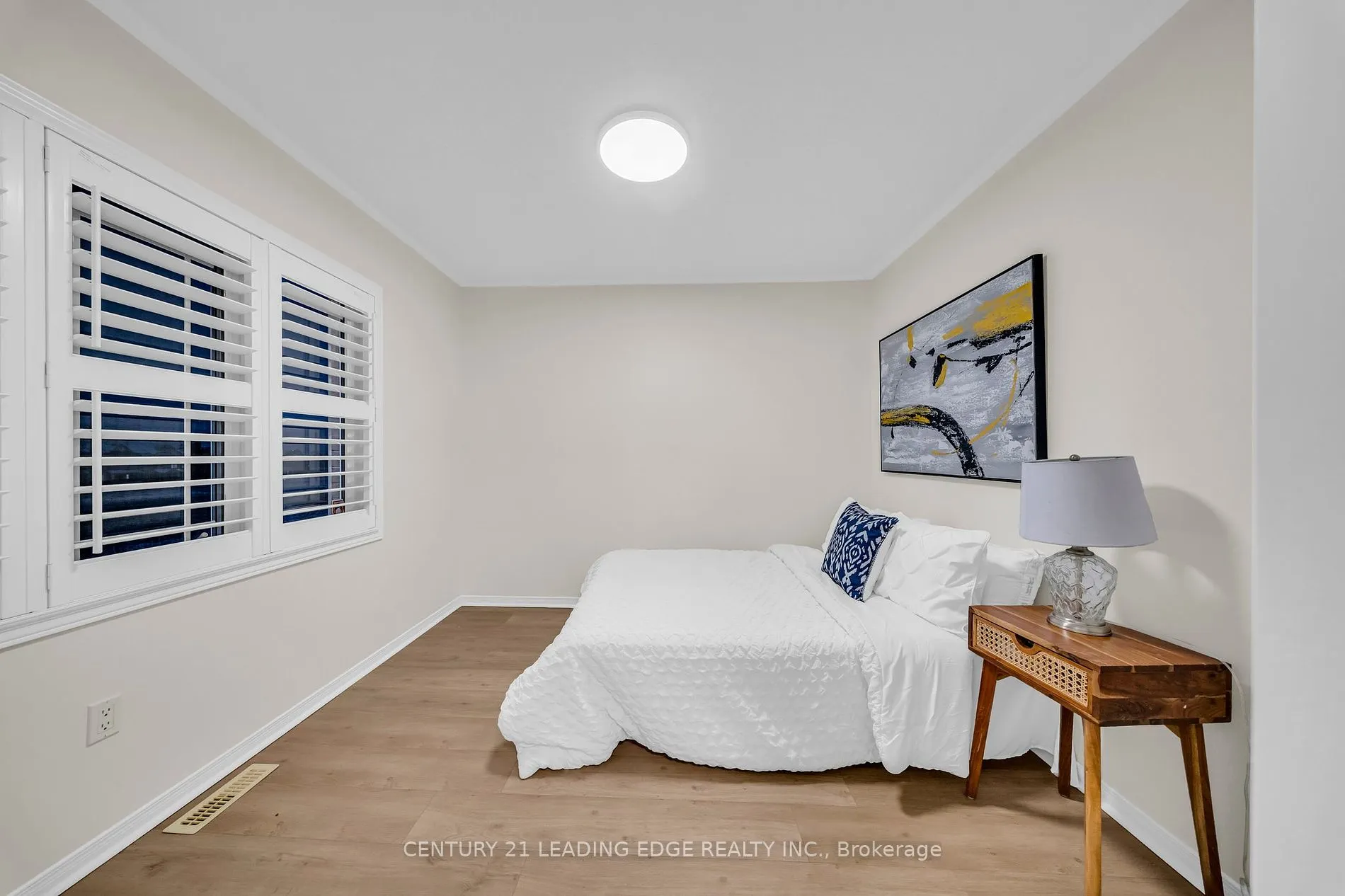 12 Styles Cres