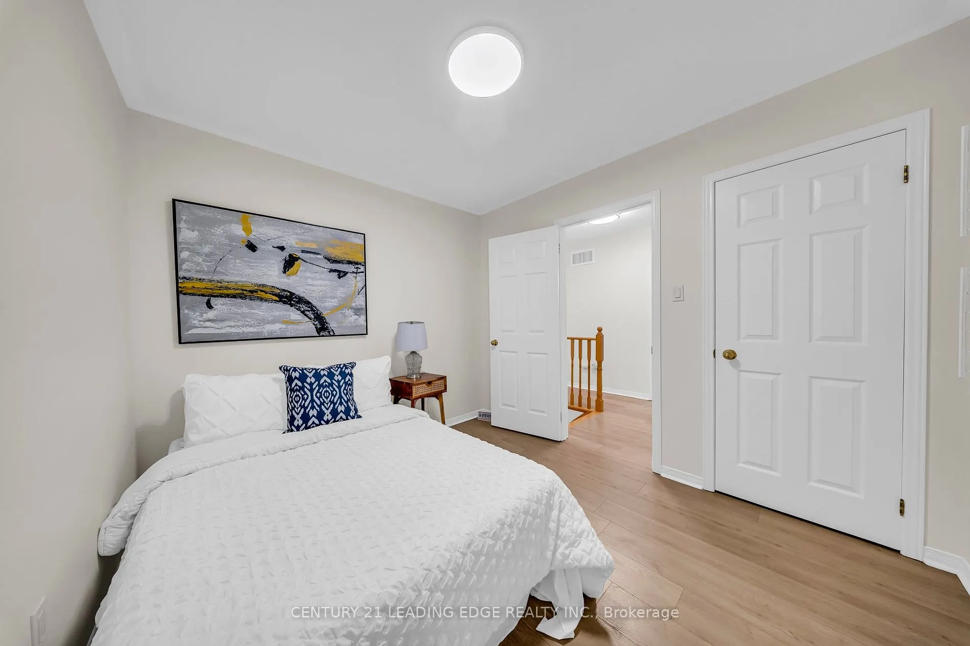 12 Styles Cres