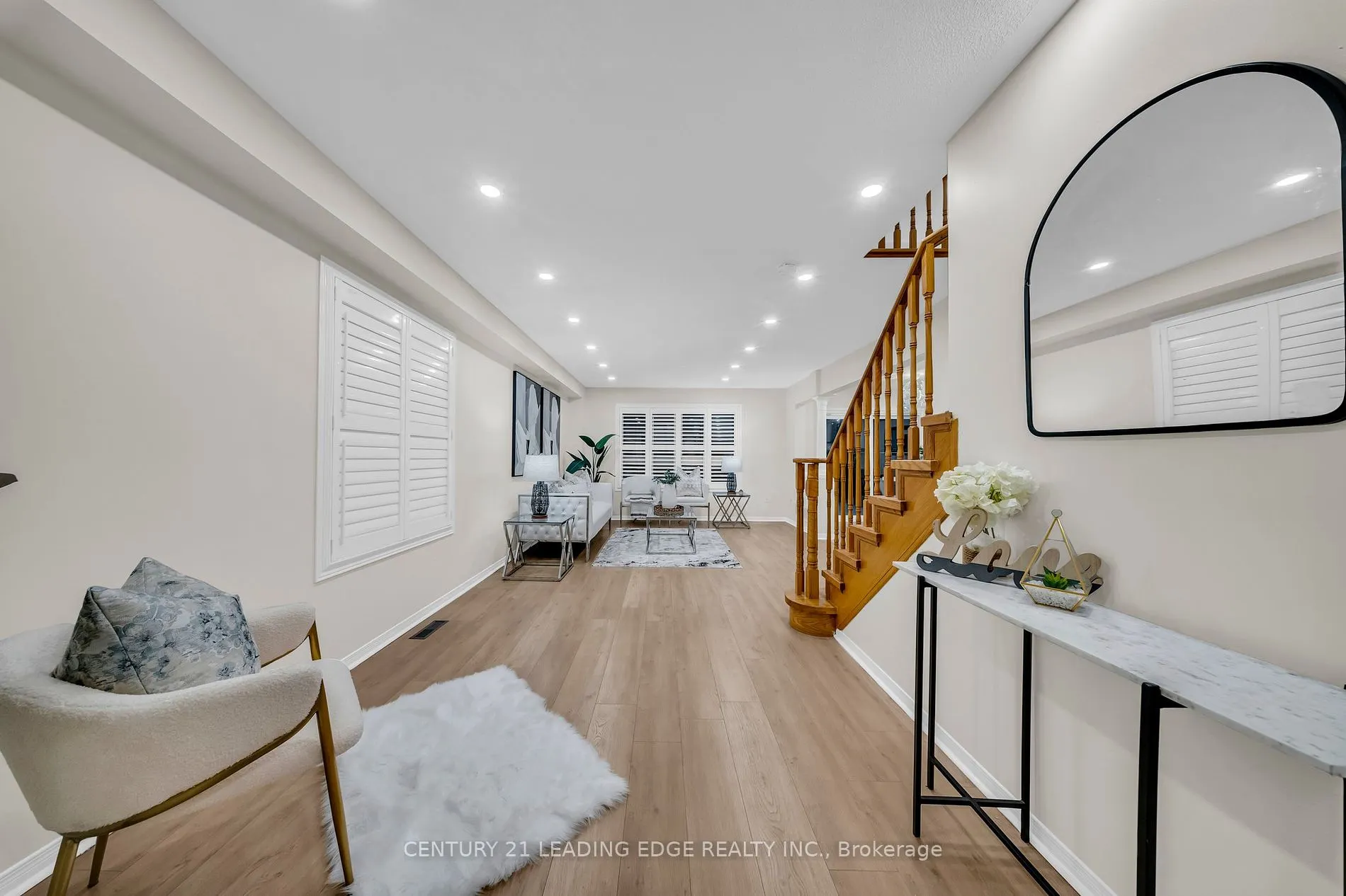12 Styles Cres