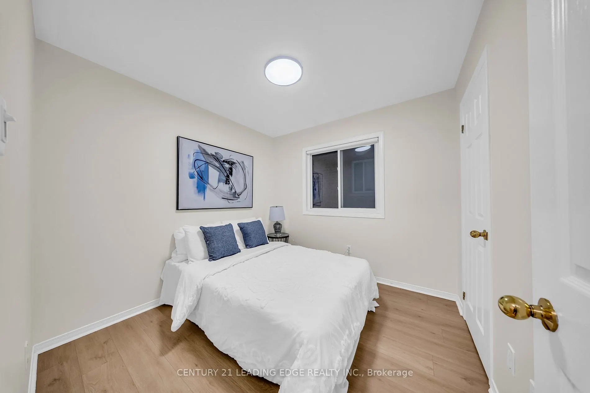 12 Styles Cres