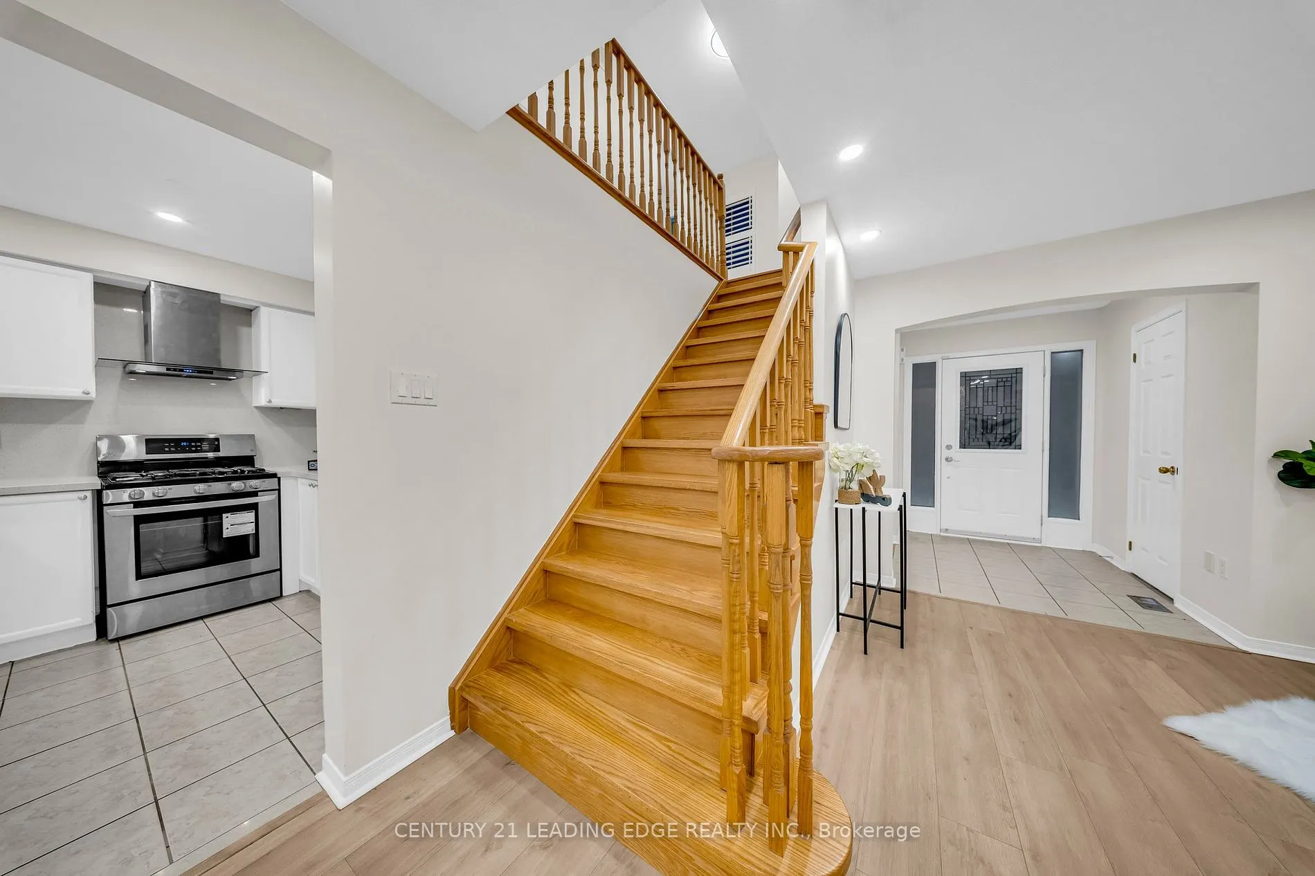 12 Styles Cres