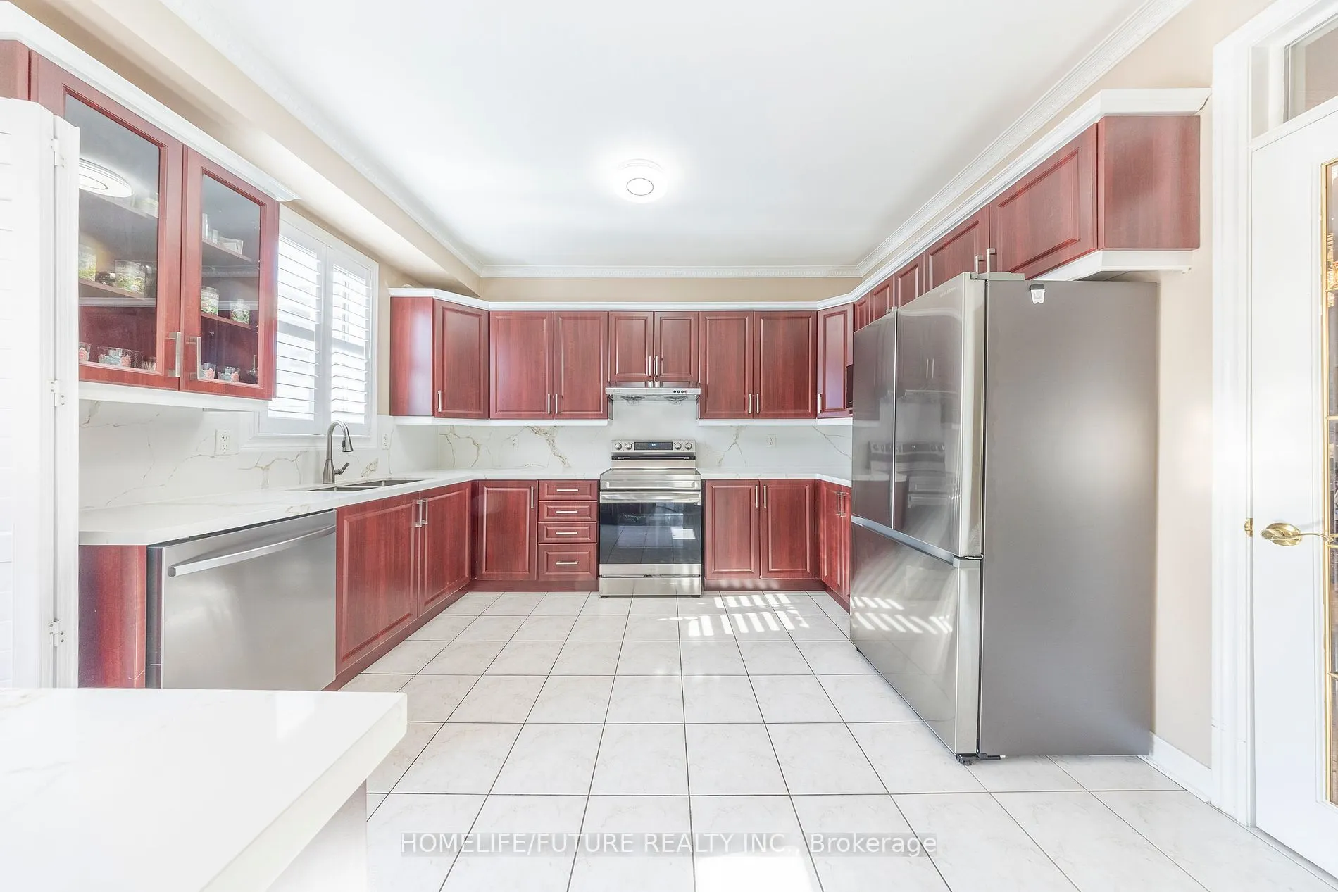 636 Staines Rd