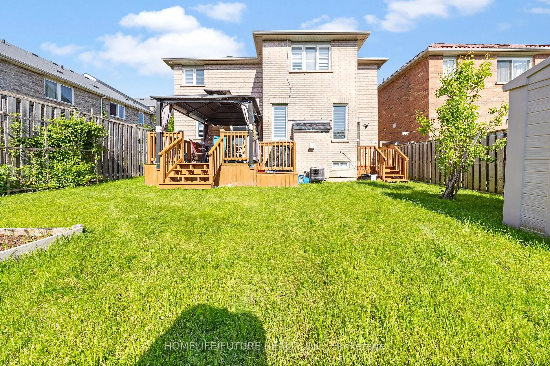 636 Staines Rd