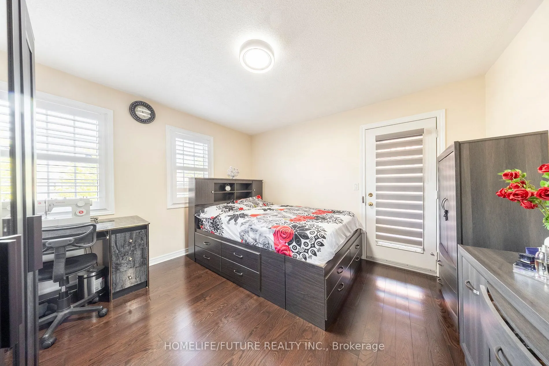 636 Staines Rd