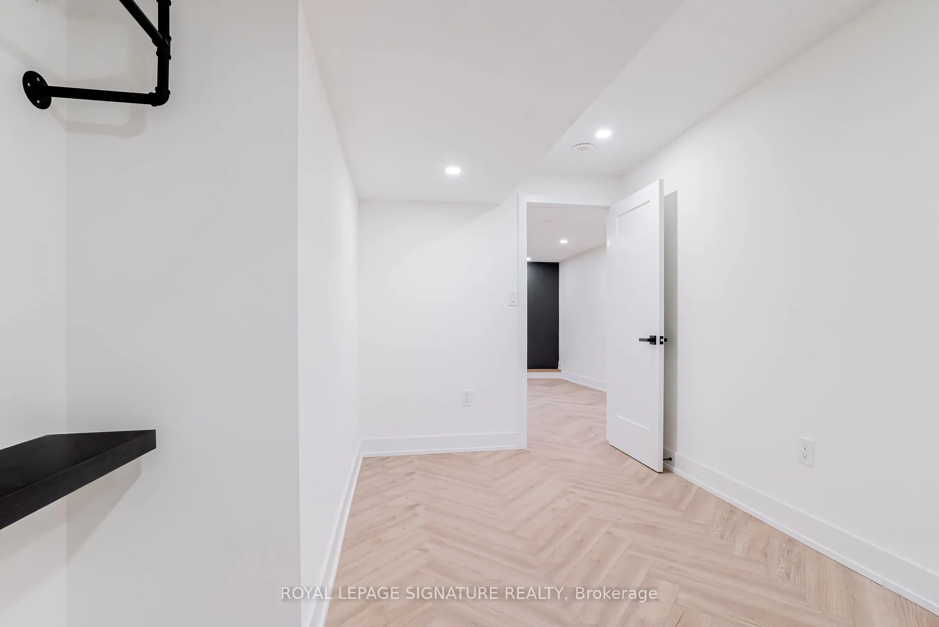 861 O'Connor Dr, #3