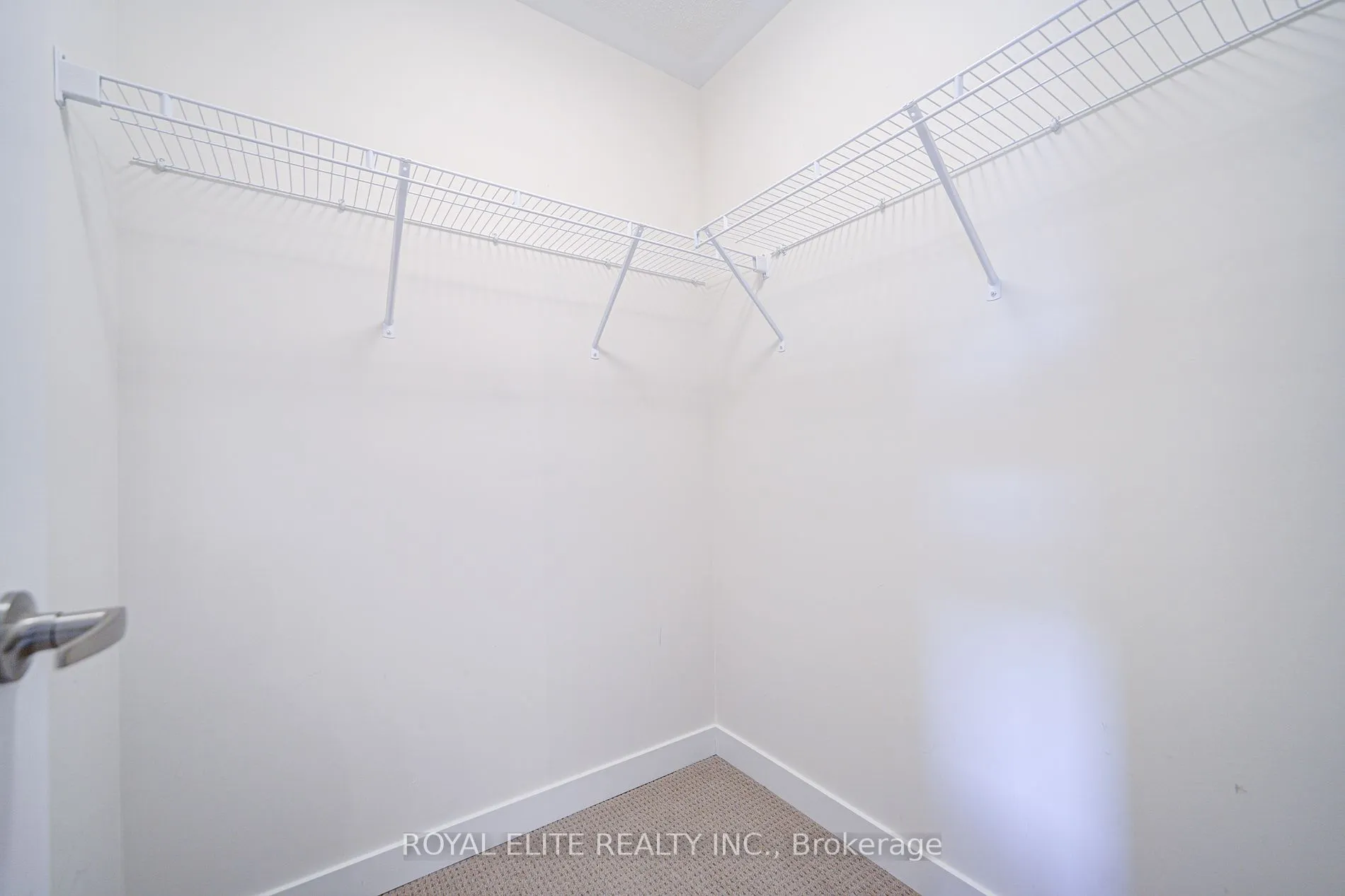 2656 Castlegate Crossing
