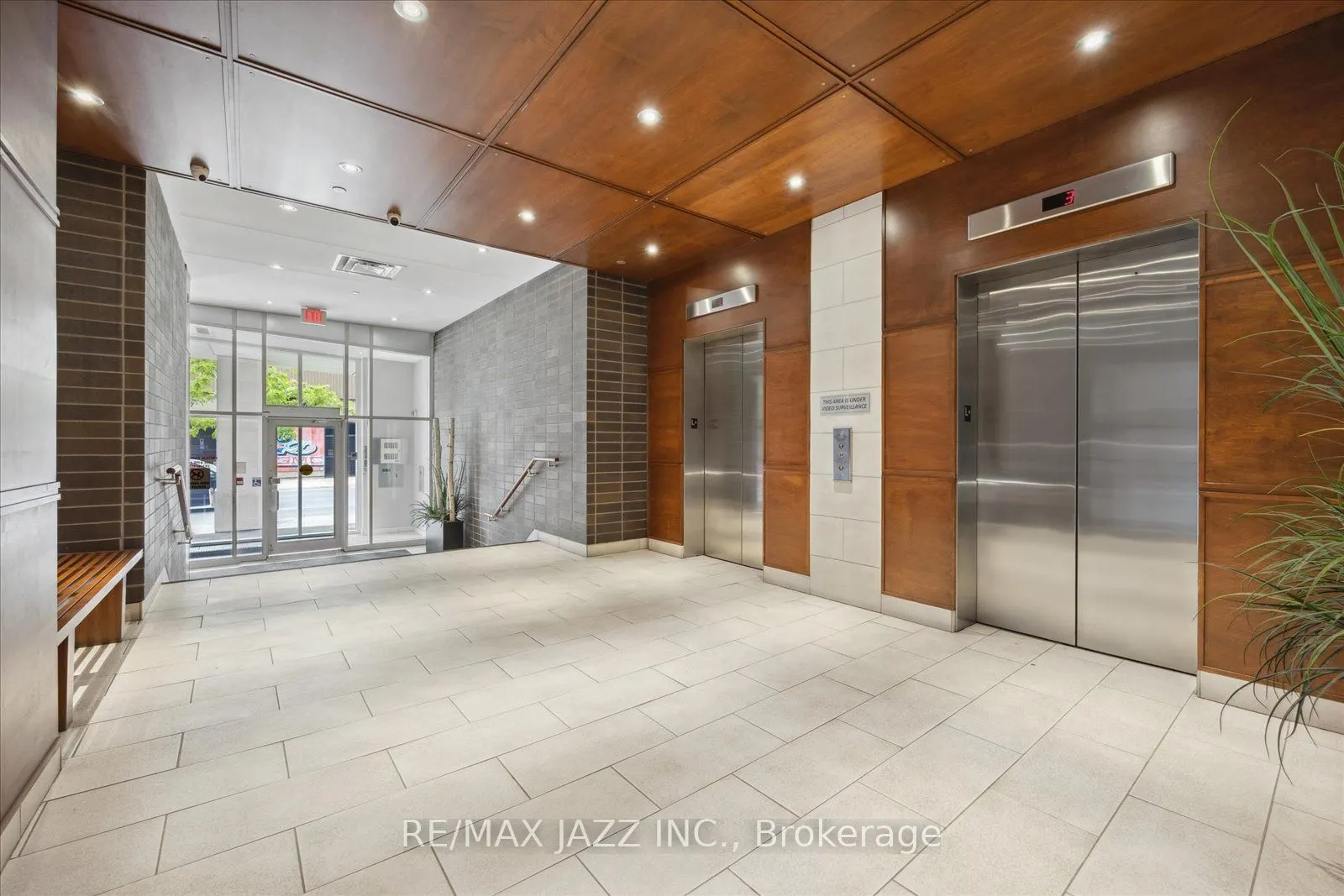44 Bond St W, #608