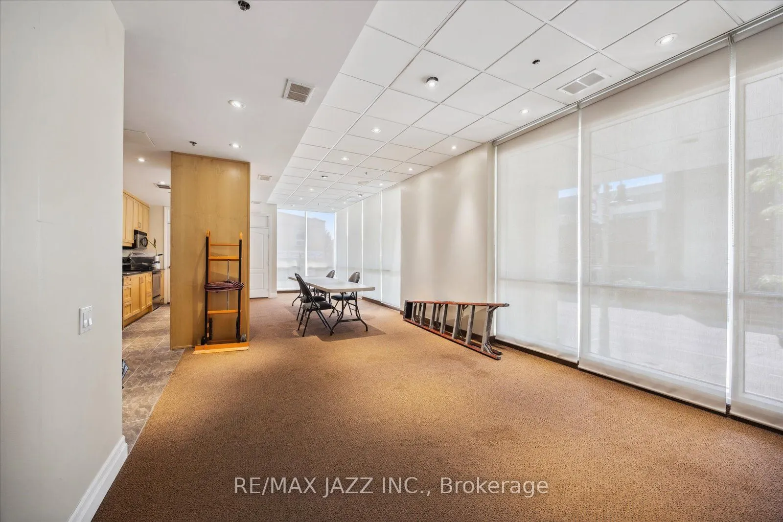 44 Bond St W, #608