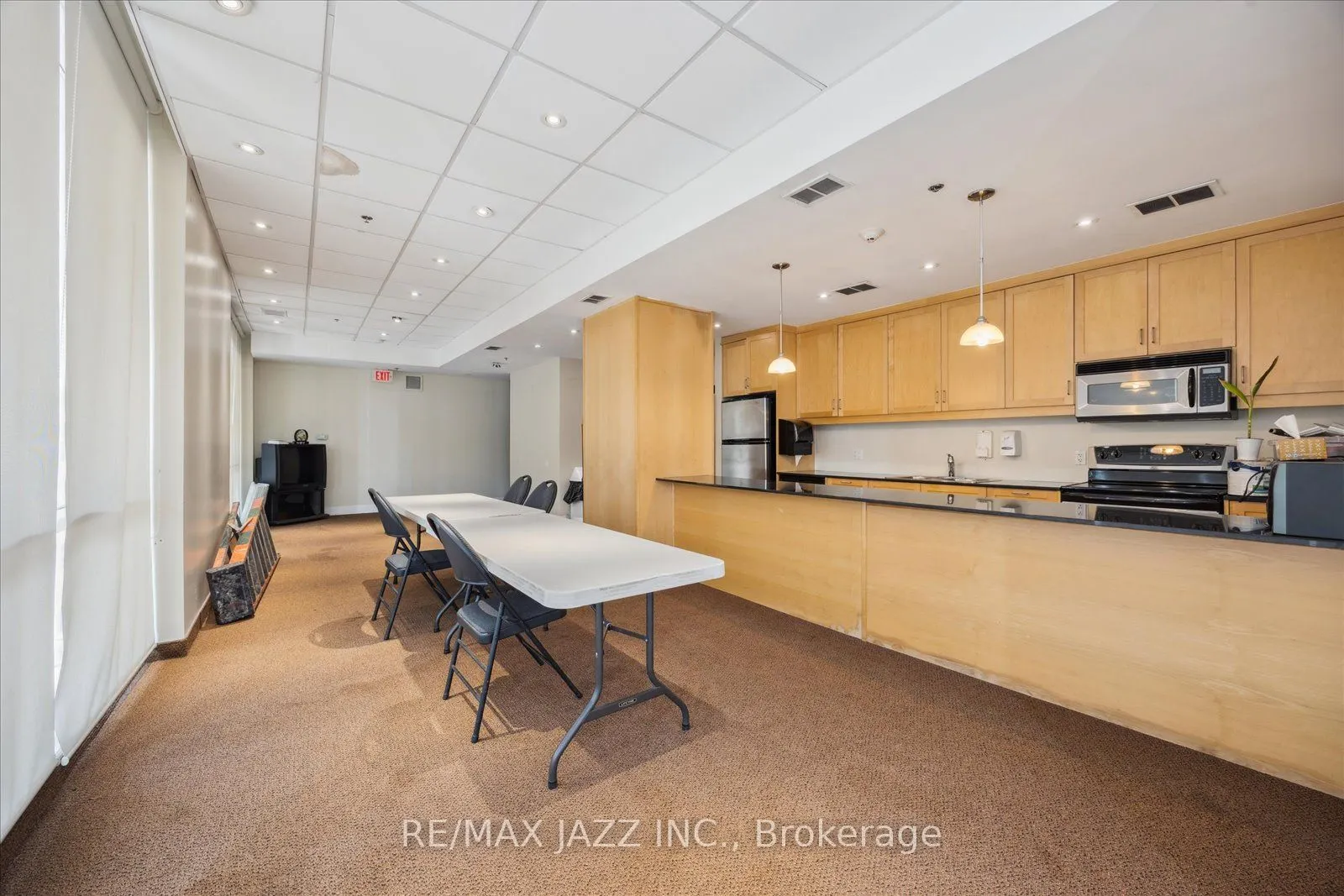 44 Bond St W, #608