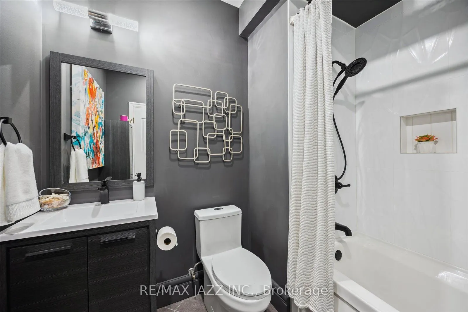 44 Bond St W, #608