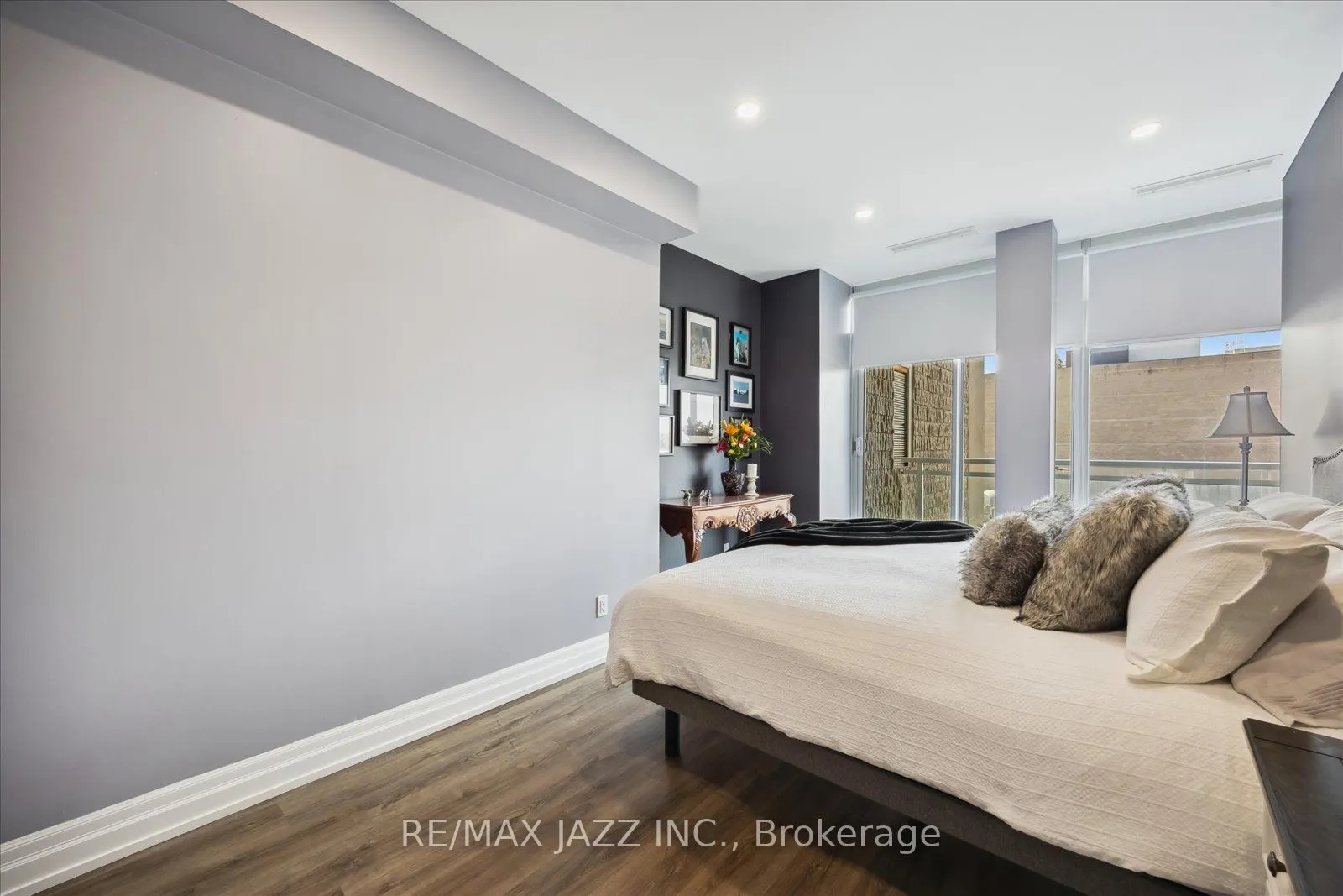 44 Bond St W, #608