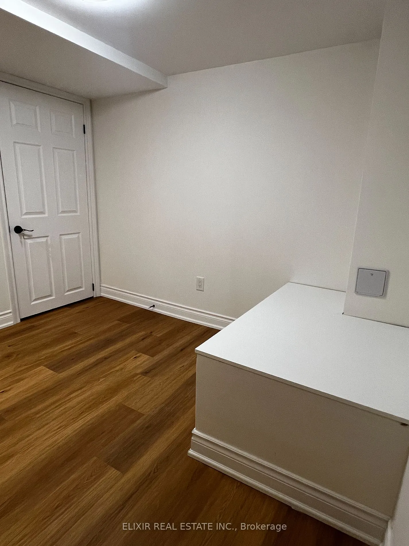 24 Knox Cres
