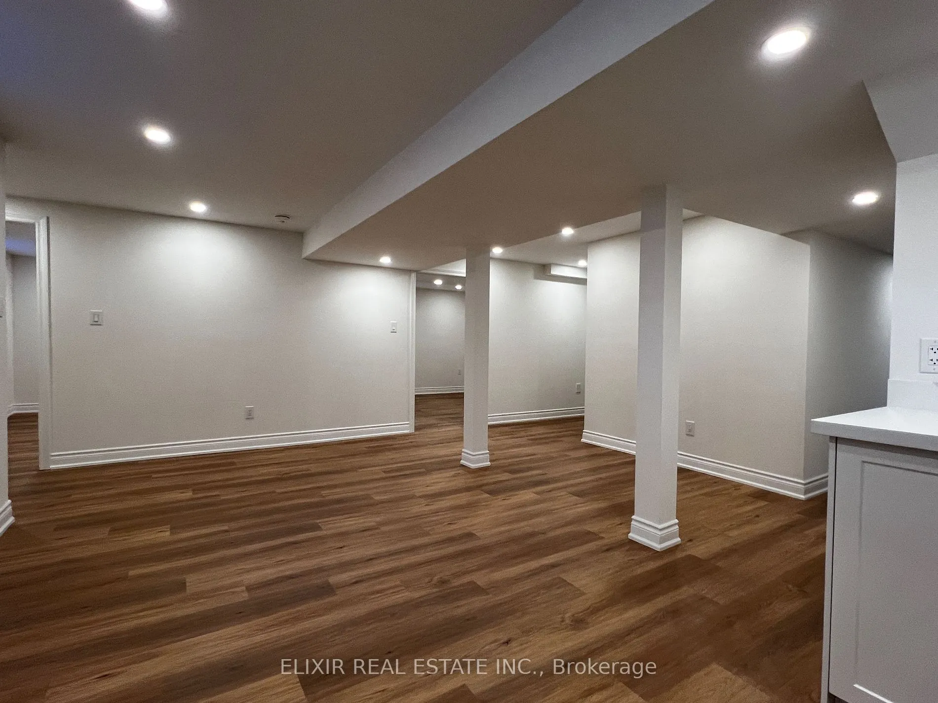 24 Knox Cres