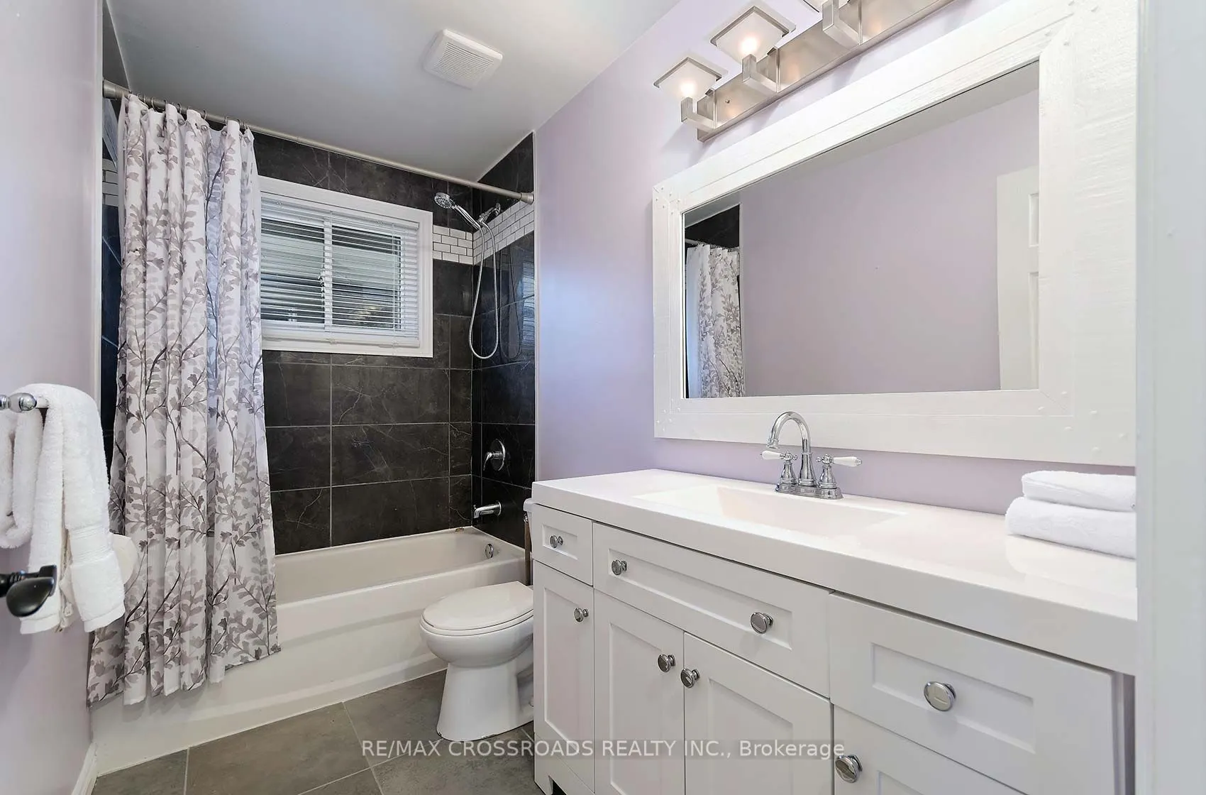 430 Paddington Cres