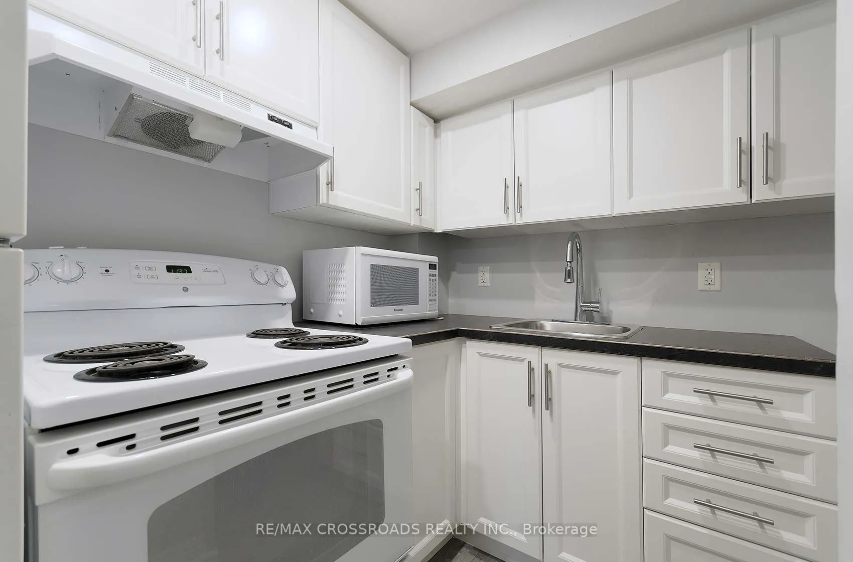 430 Paddington Cres