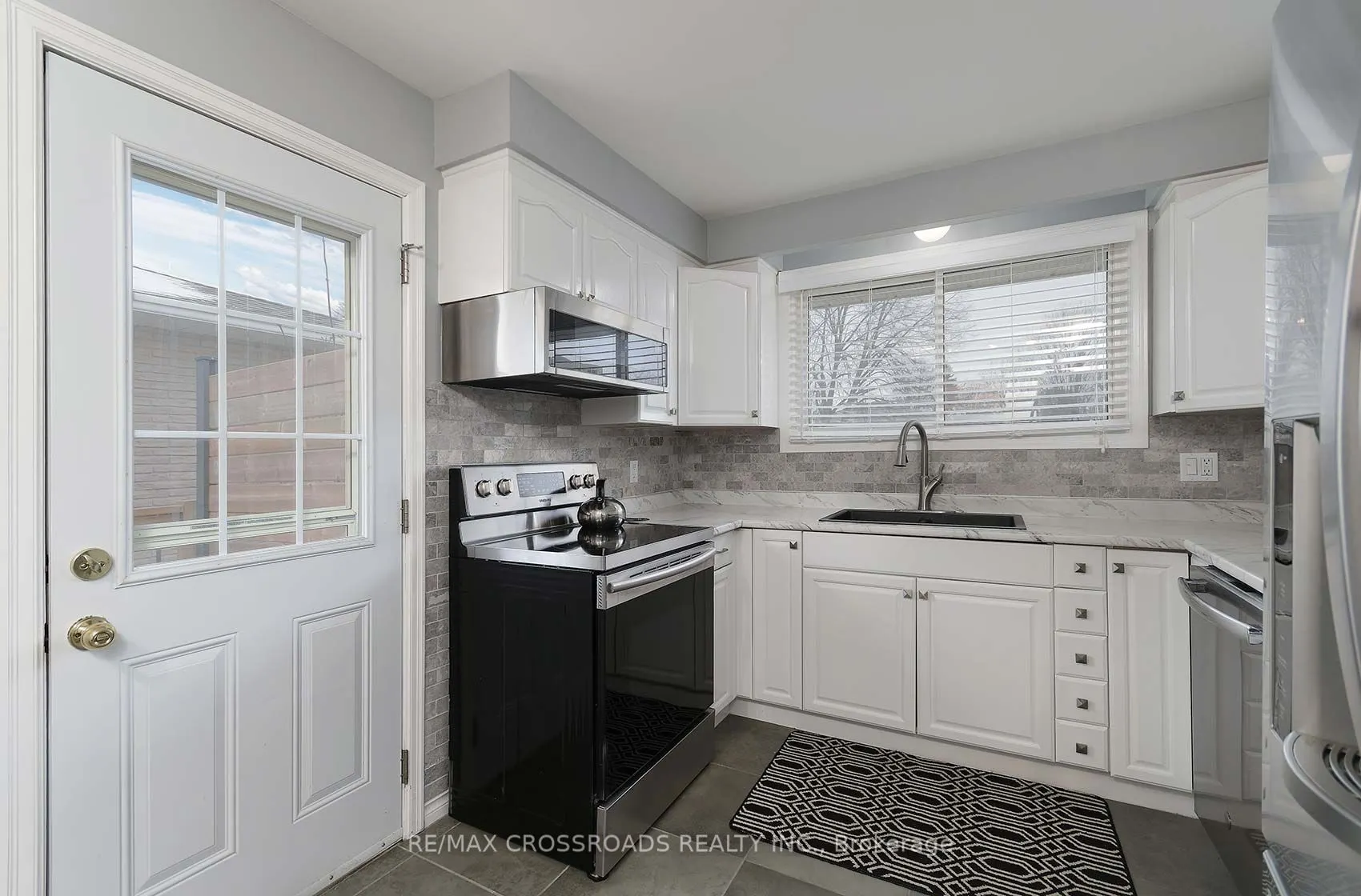 430 Paddington Cres