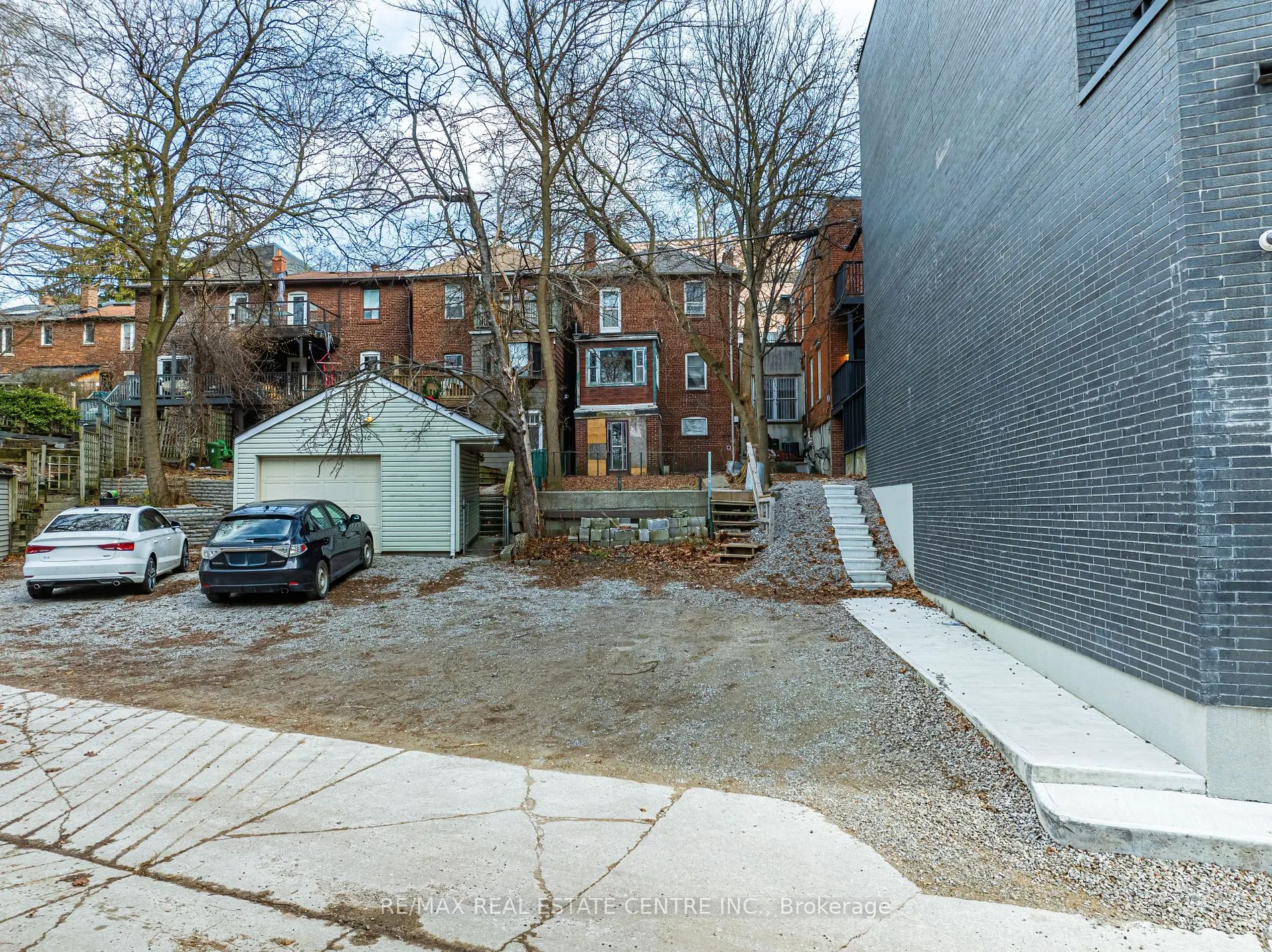 8 MAIN St