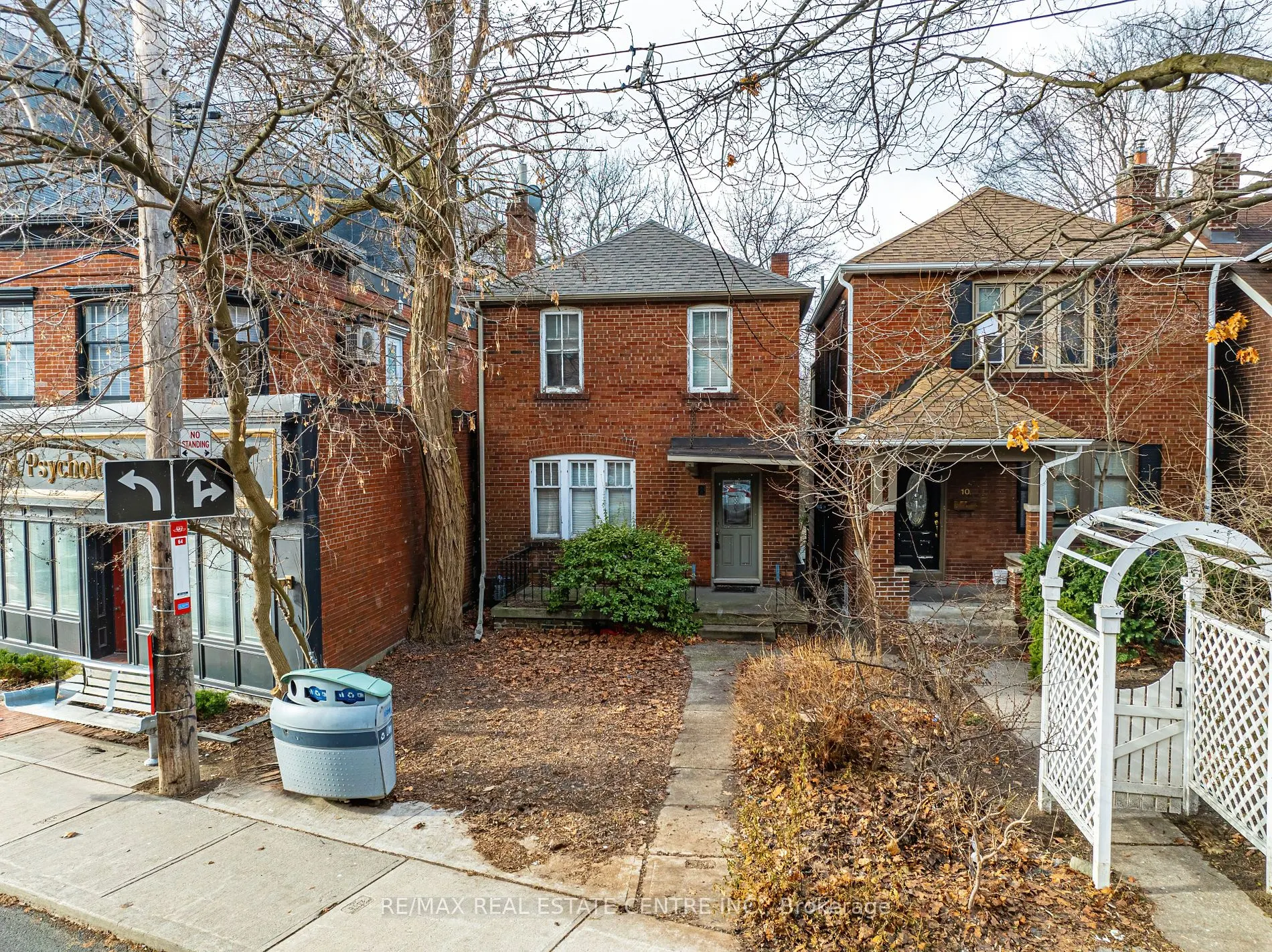 8 MAIN St