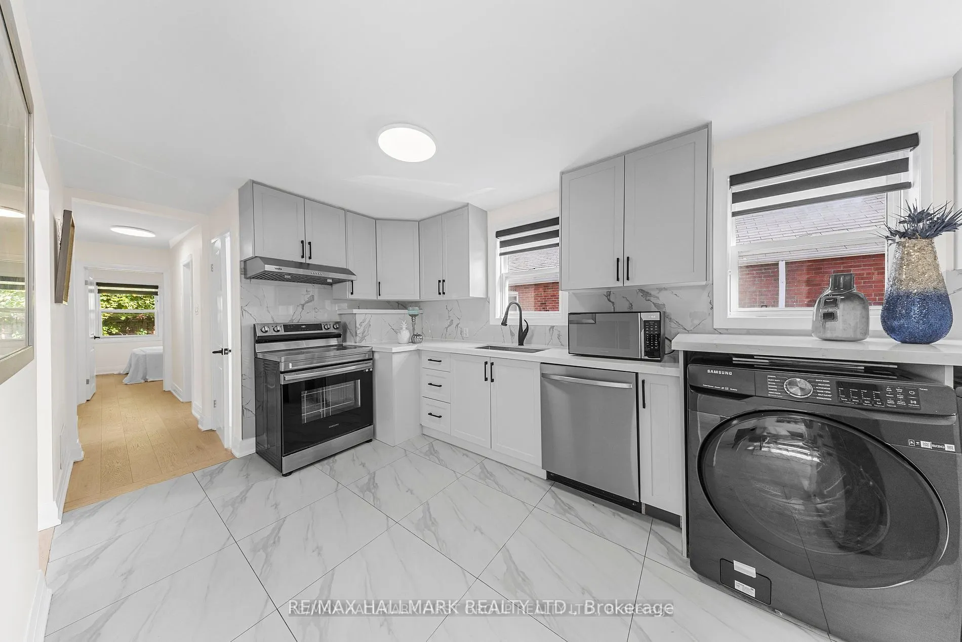 100 Foxridge Dr, #Upper