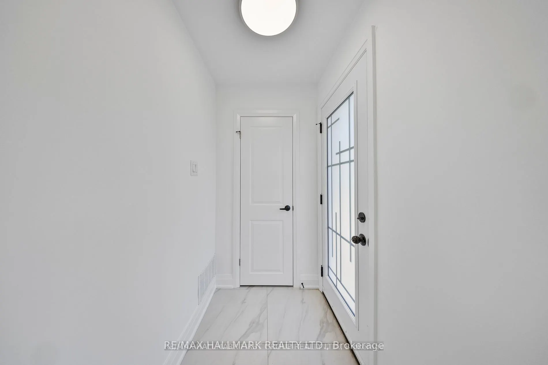100 Foxridge Dr, #Upper