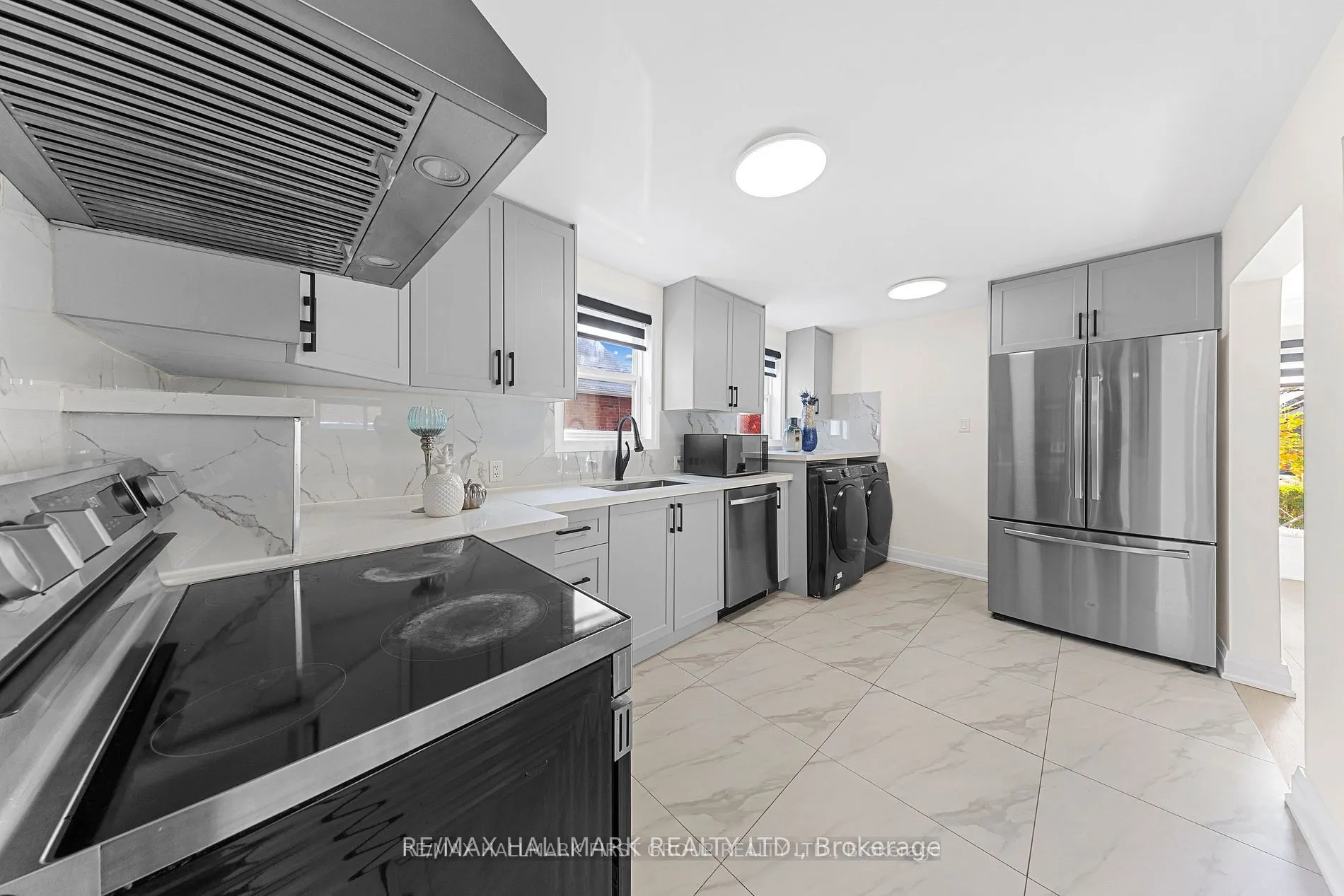 100 Foxridge Dr, #Upper