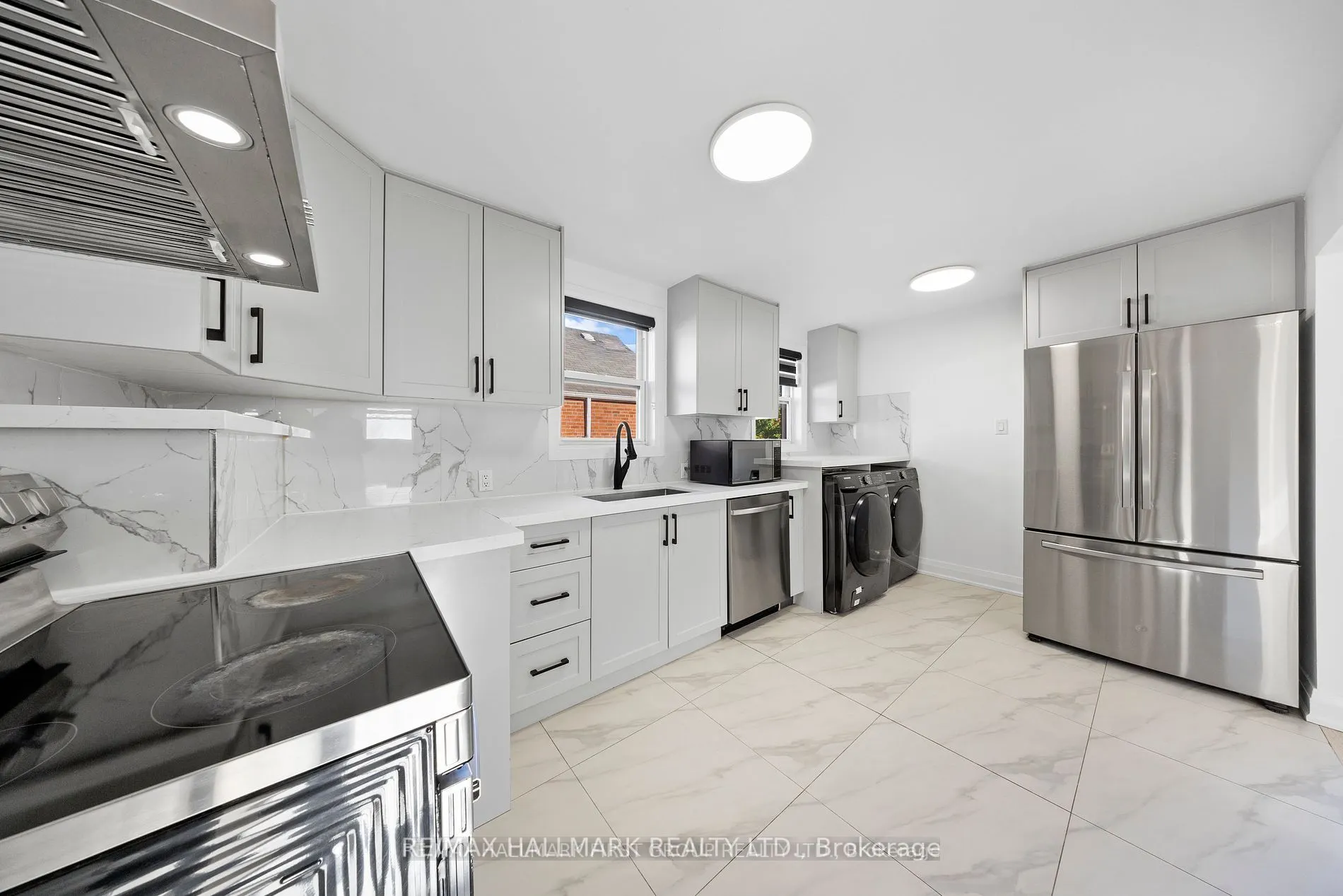 100 Foxridge Dr, #Upper