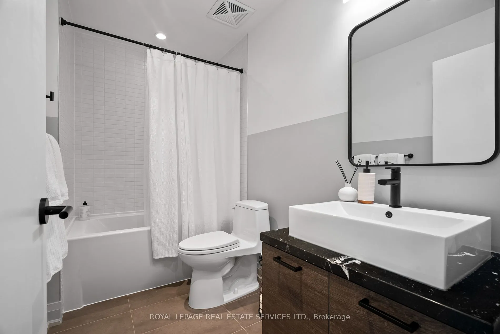 2 Bellefair Ave, #208