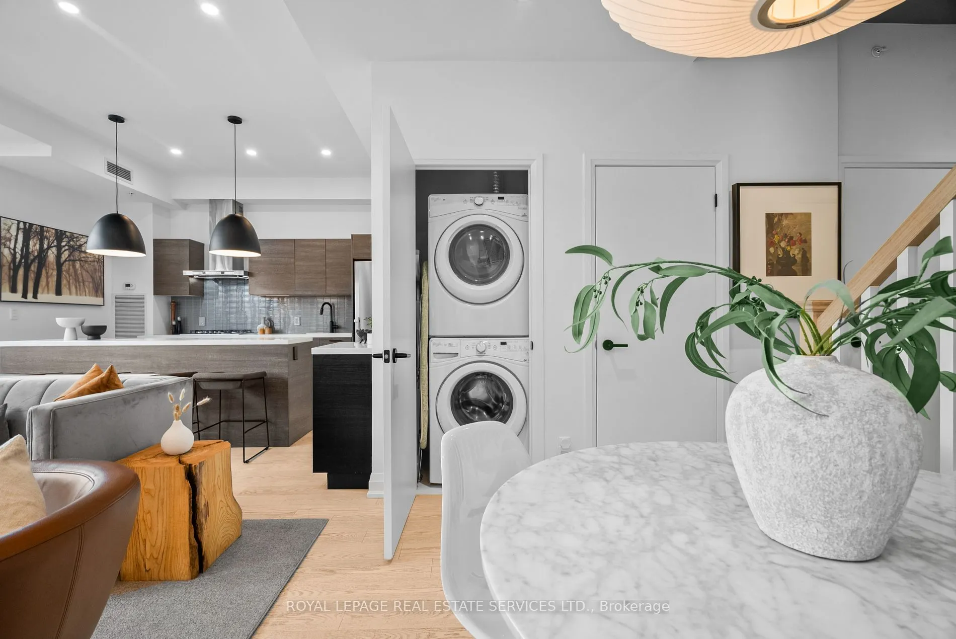 2 Bellefair Ave, #208
