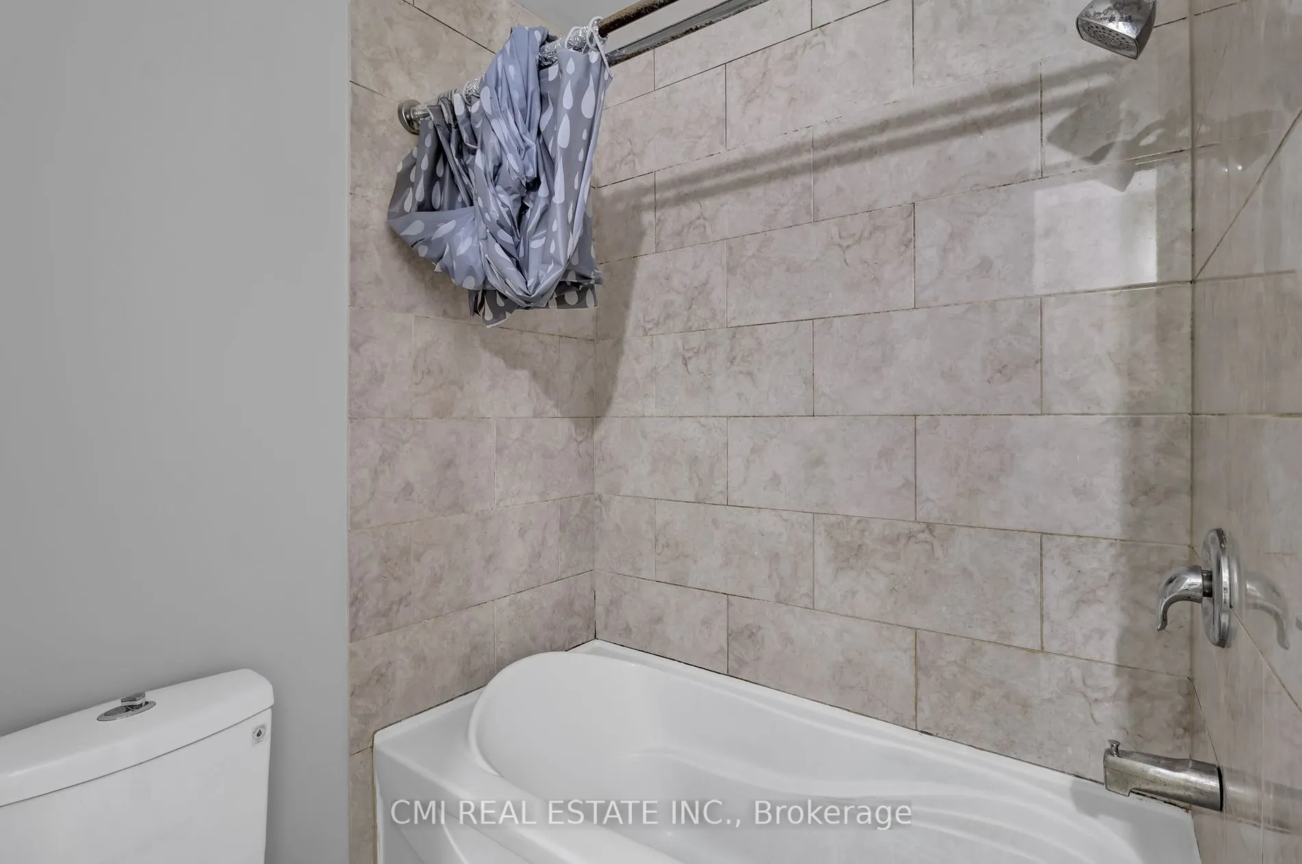 270 TIMBERBANK Blvd, #6