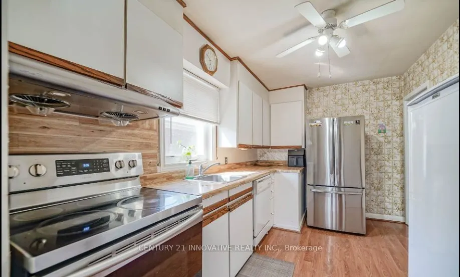 50 Mackinac Cres