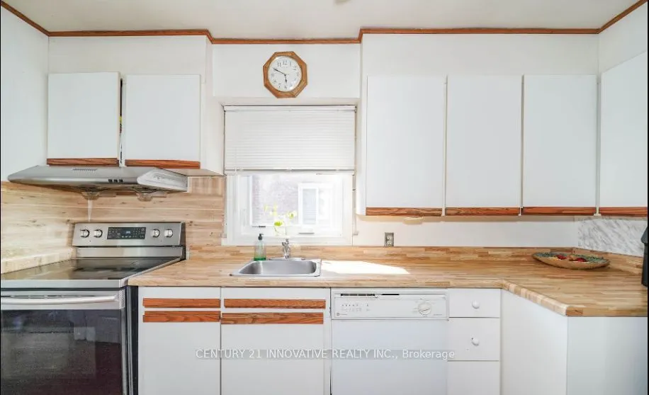50 Mackinac Cres
