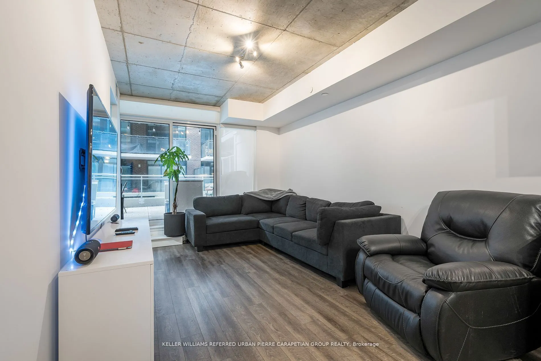 665 Queen St E, #213