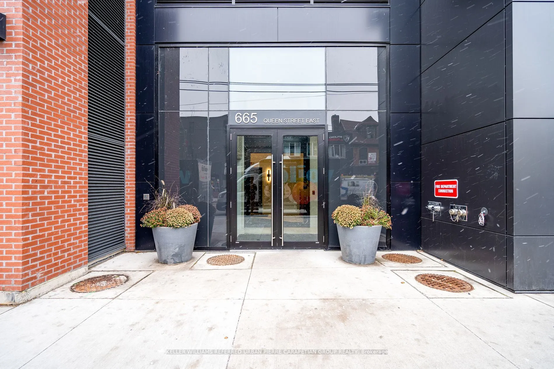 665 Queen St E, #213