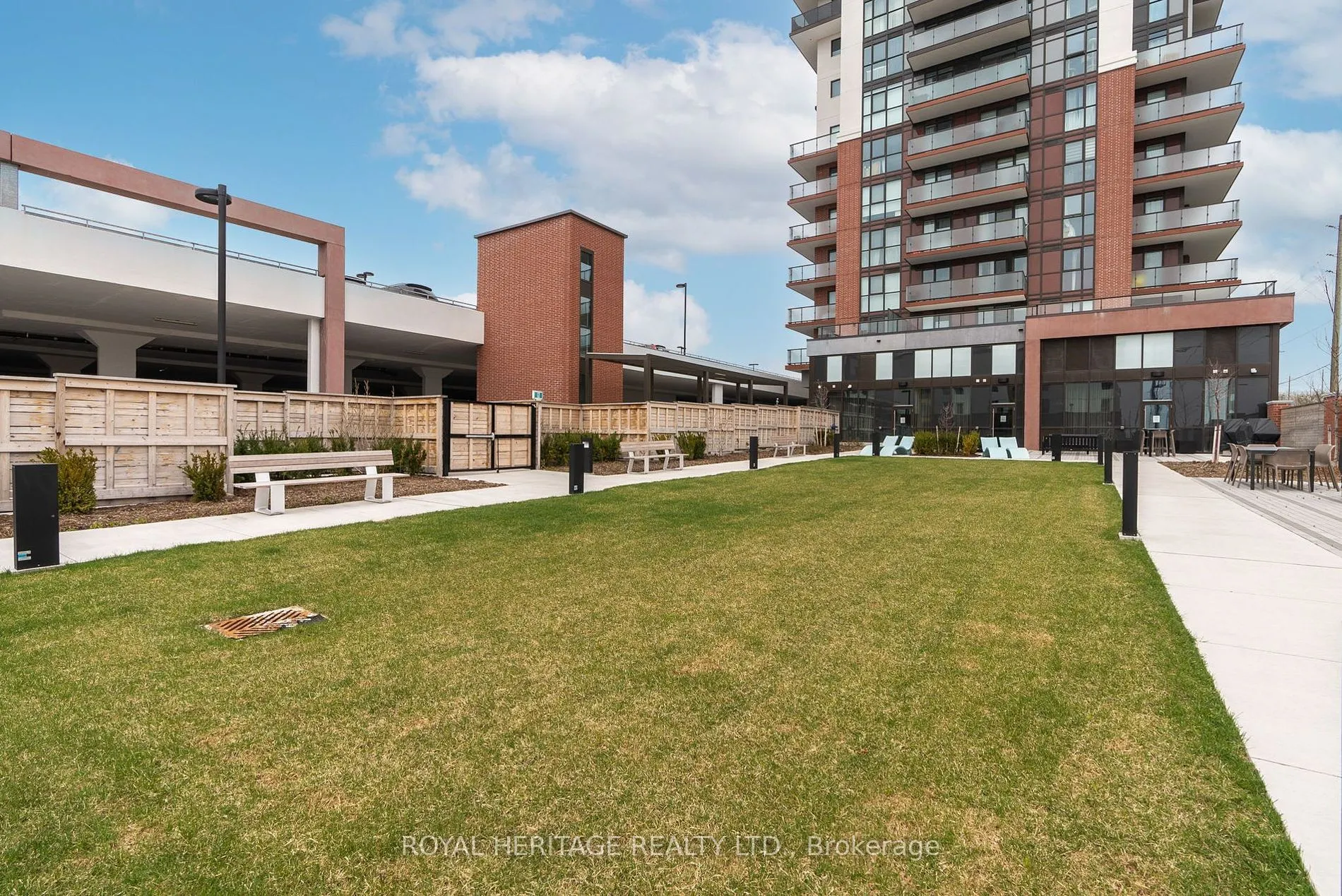 2550 Simcoe St N, #2509