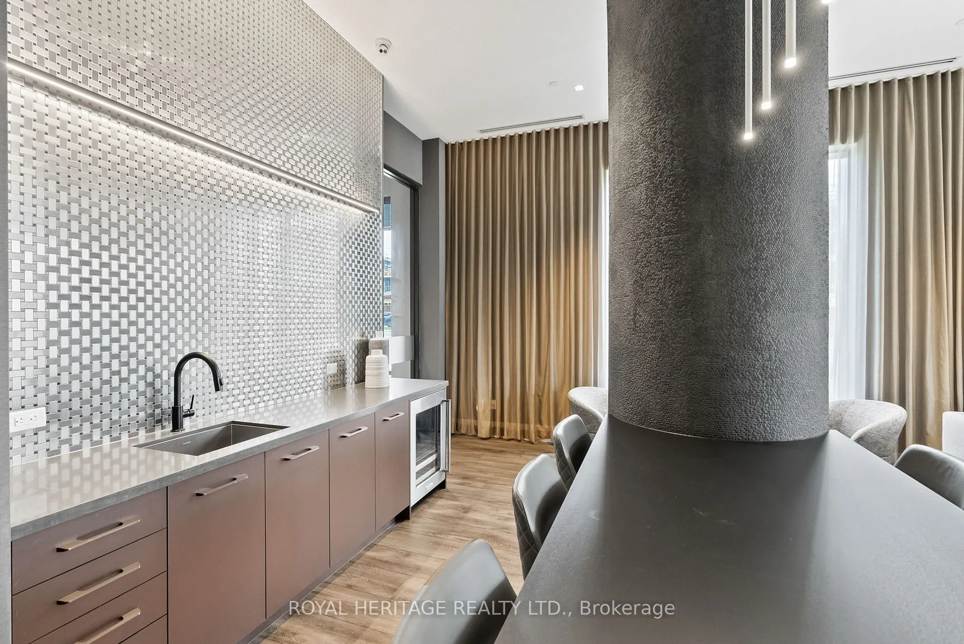 2550 Simcoe St N, #2509