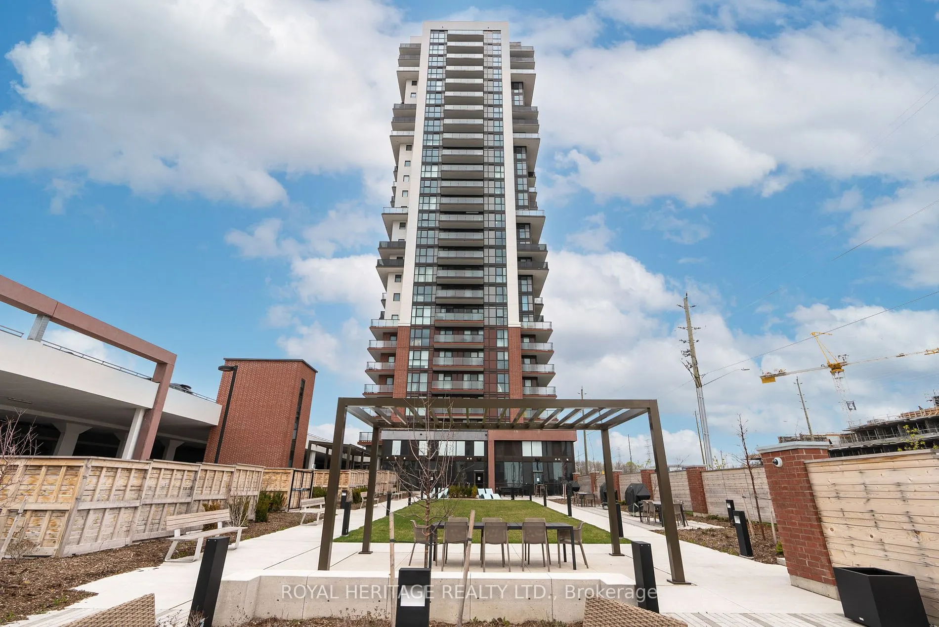2550 Simcoe St N, #2509