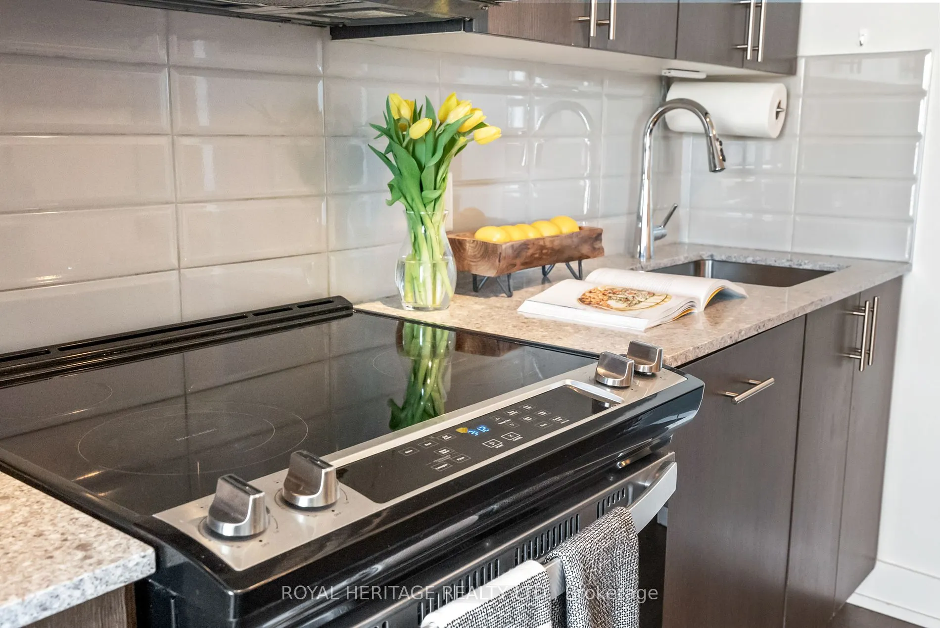 2550 Simcoe St N, #2509