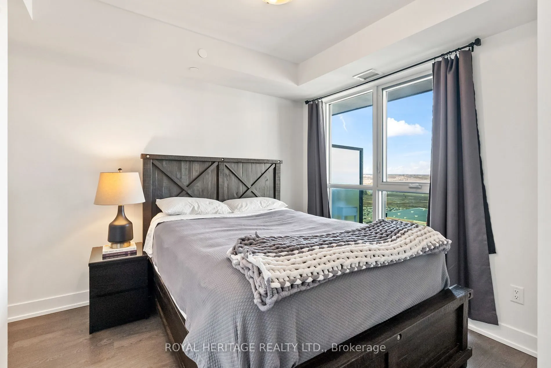 2550 Simcoe St N, #2509