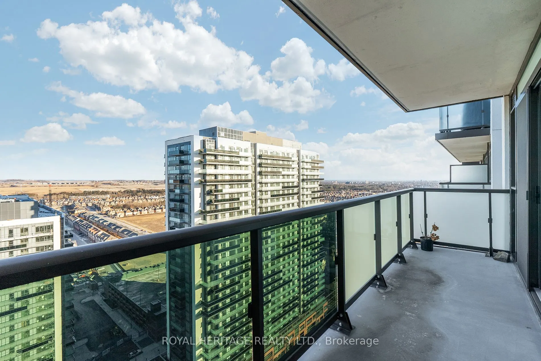 2550 Simcoe St N, #2509