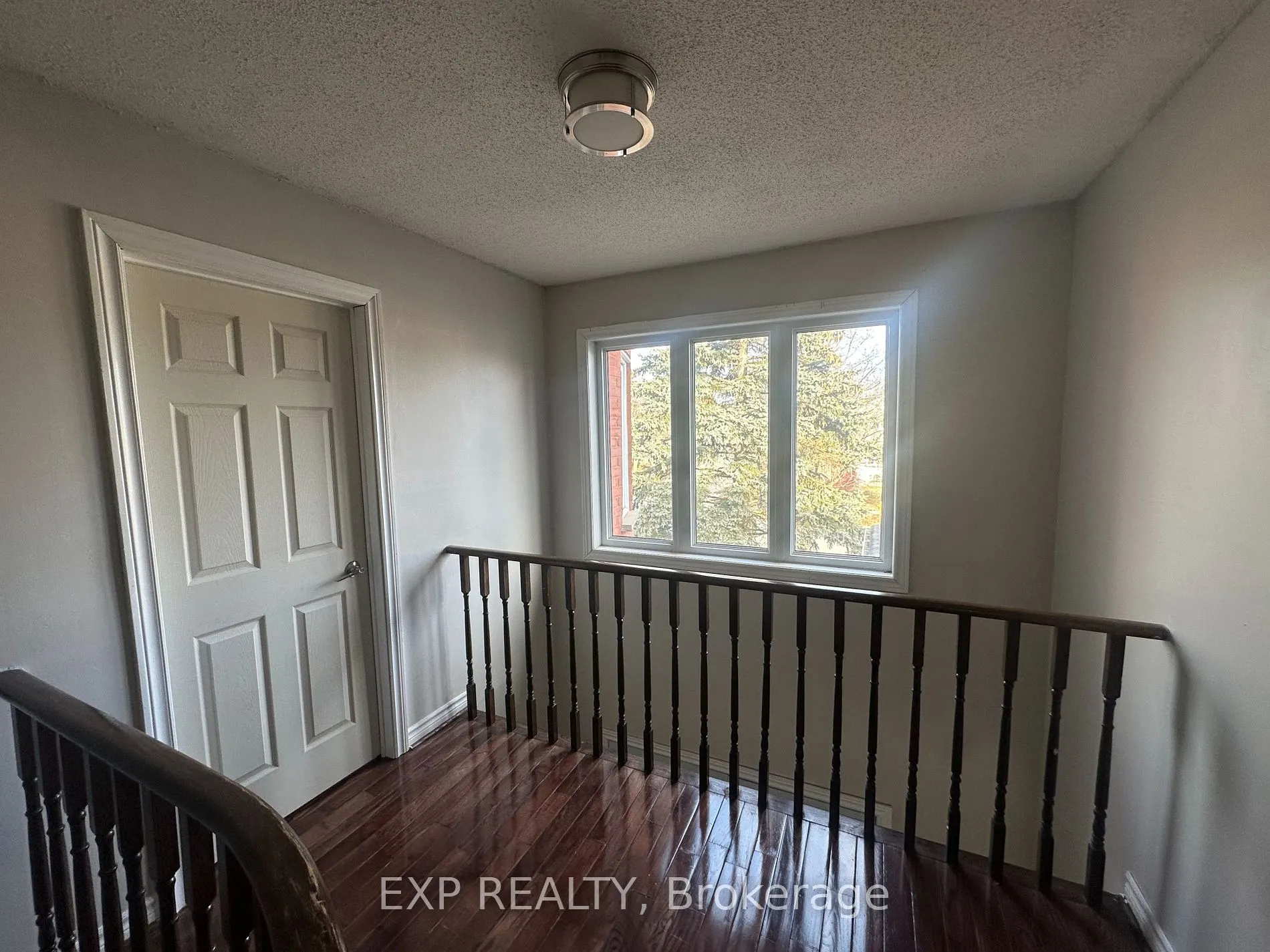 2372 Wildwood Cres