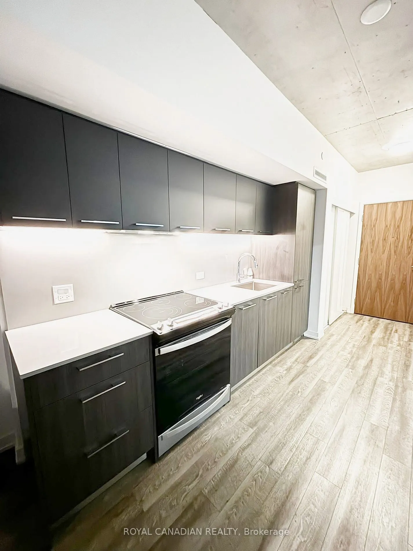 45 Baseball Pl, #403