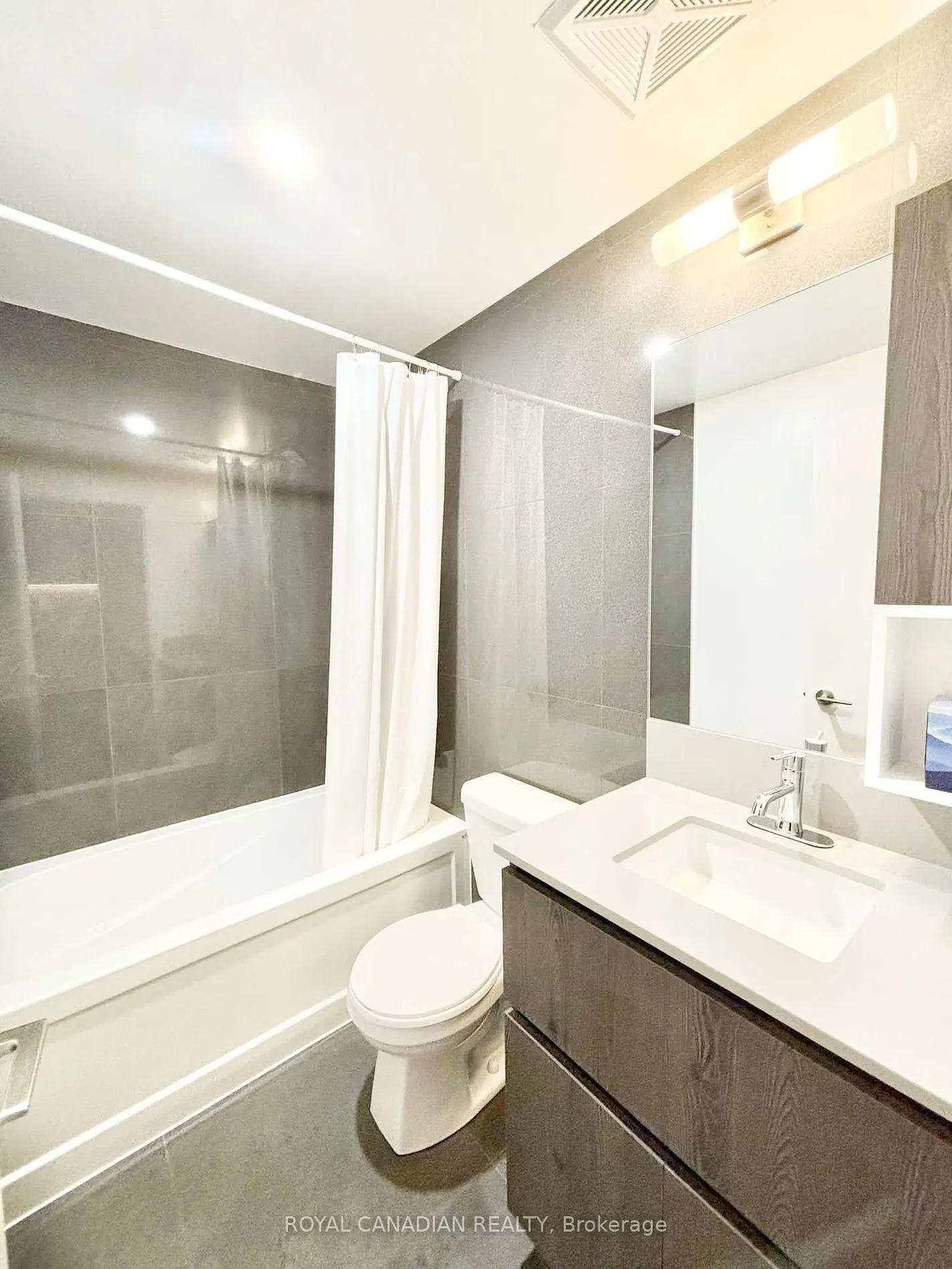 45 Baseball Pl, #403